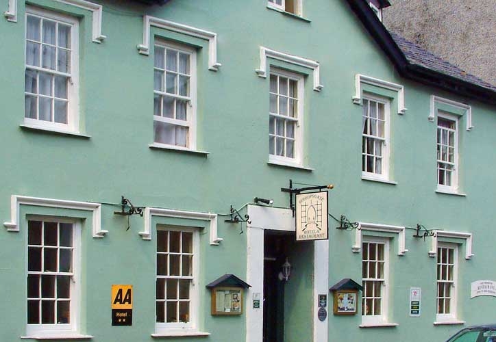 bishopsgate hotel beaumaris.jpg