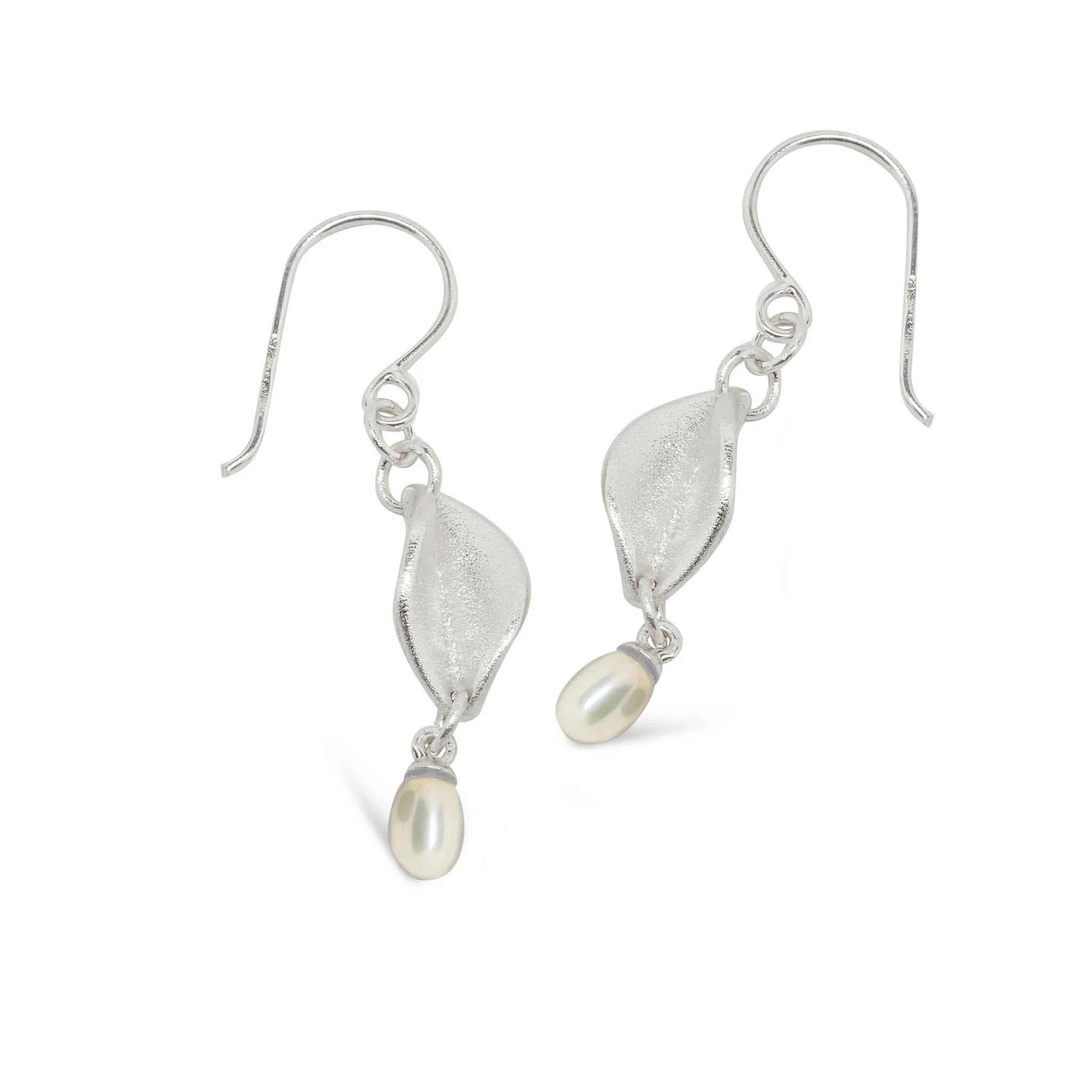 LSD2P_Mavilo_Small_Leaf_Drop_Earrings_with_Drop_Pearl_Silver.jpg