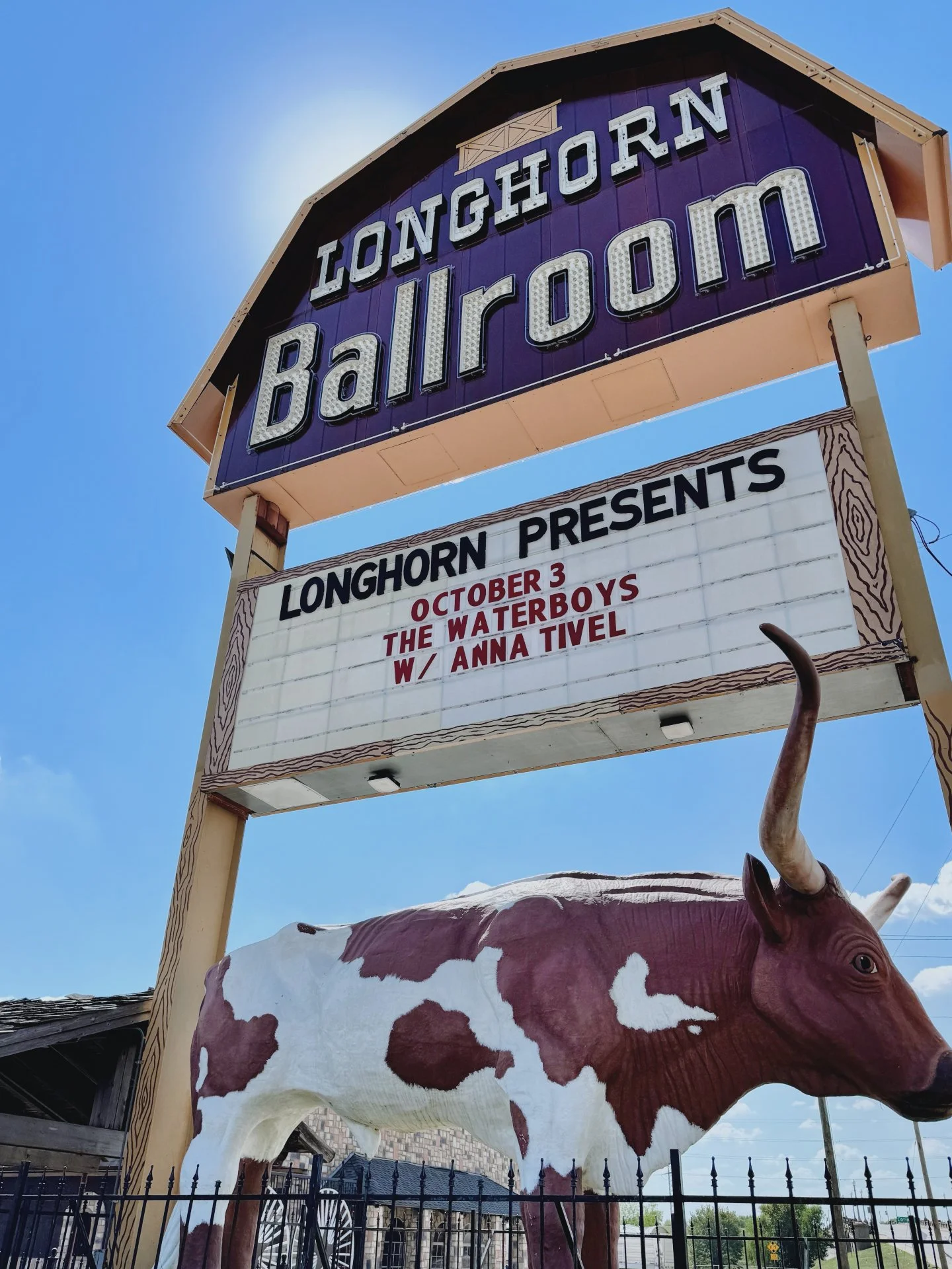 🚨 This Friday! 🚨

The Waterboys return to Dallas with Anna Tivel at the legendary Longhorn Ballroom.

🎟️ Grab your tickets now: https://f.mtr.cool/jomxgvsbko