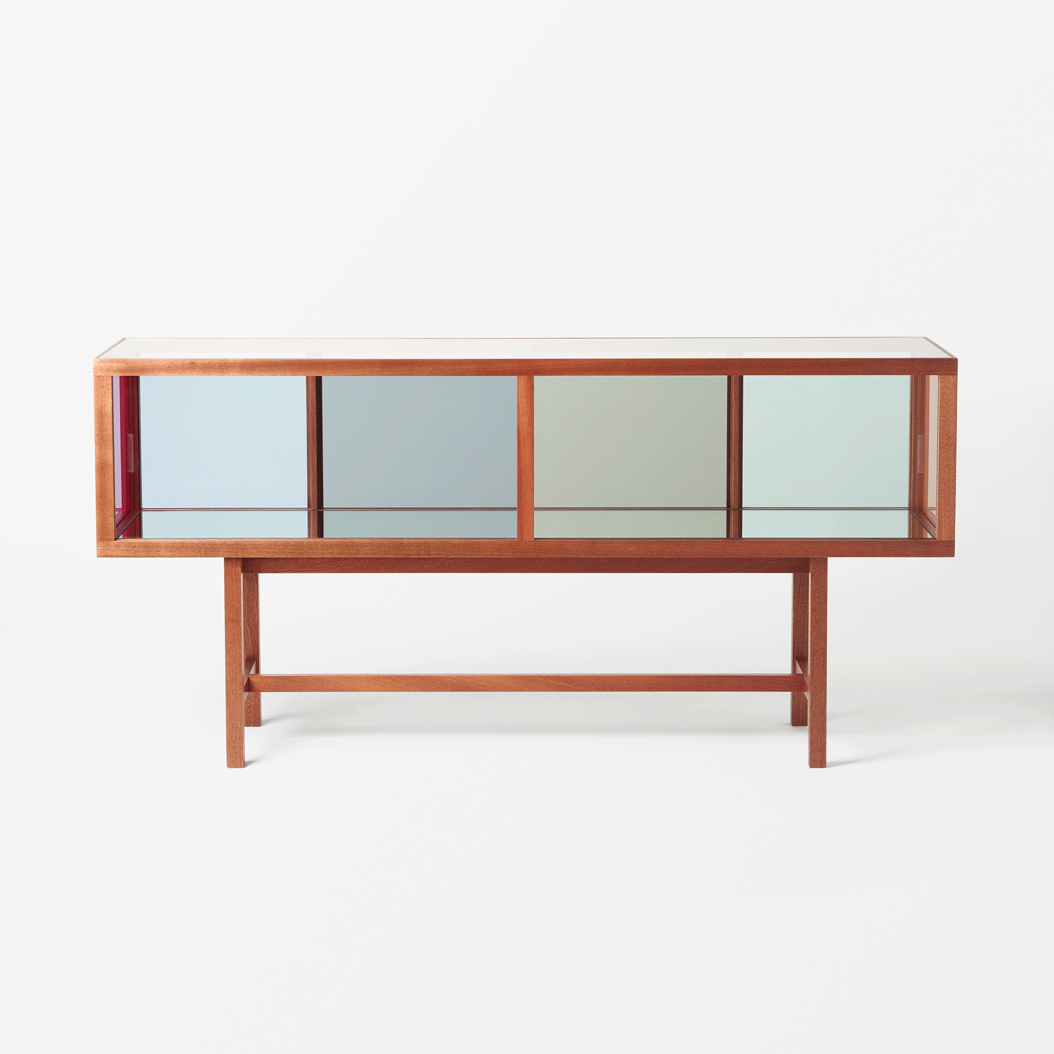 Svenskt_Tenn_Sideboard_Kvintett_Wood_Glass_Eva_Schildt_1.gif