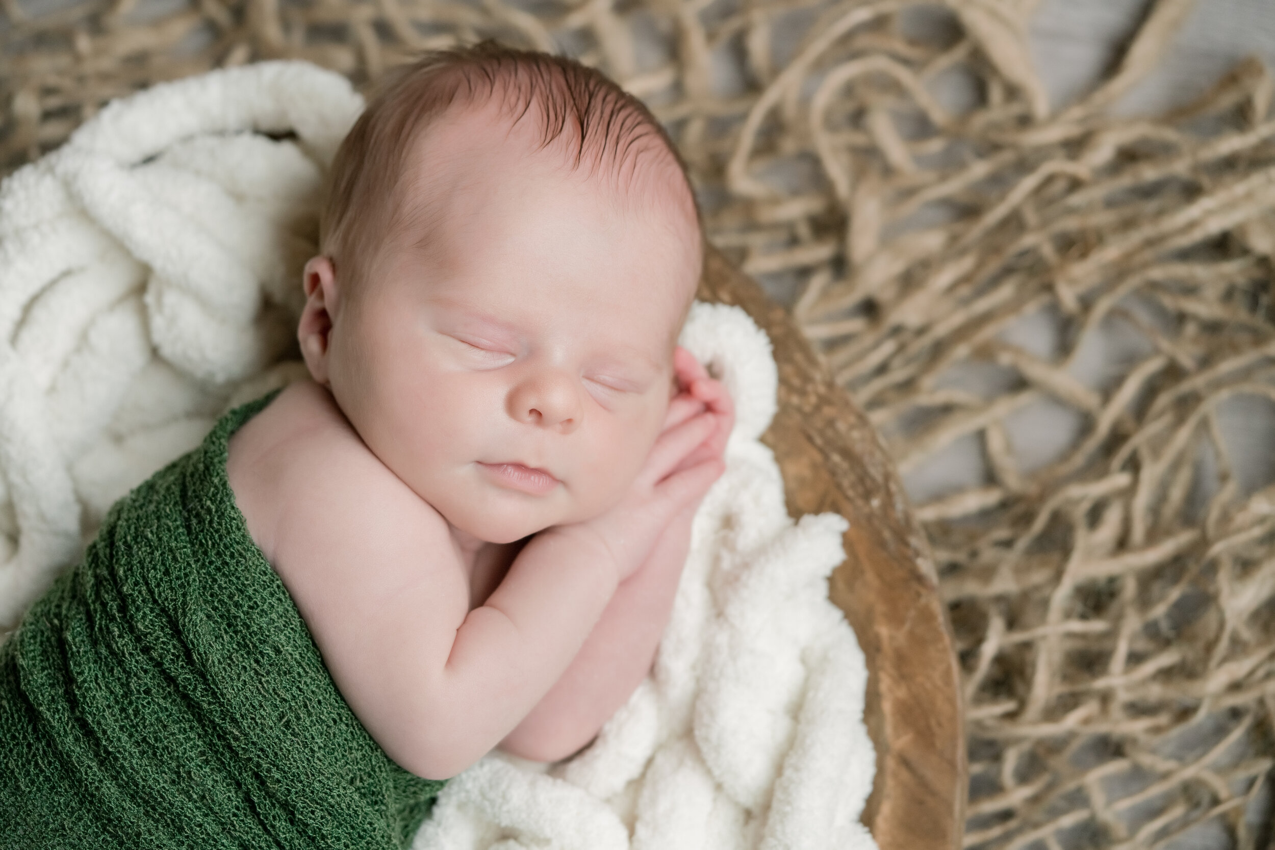 newborn-posed-fortworth