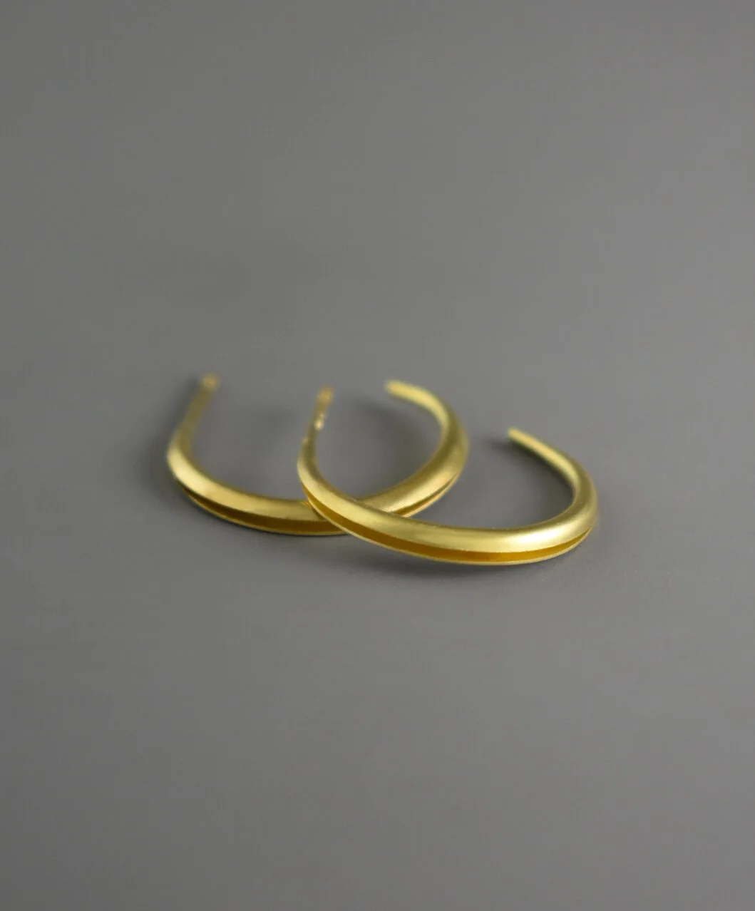 gold hoop earrings 18k