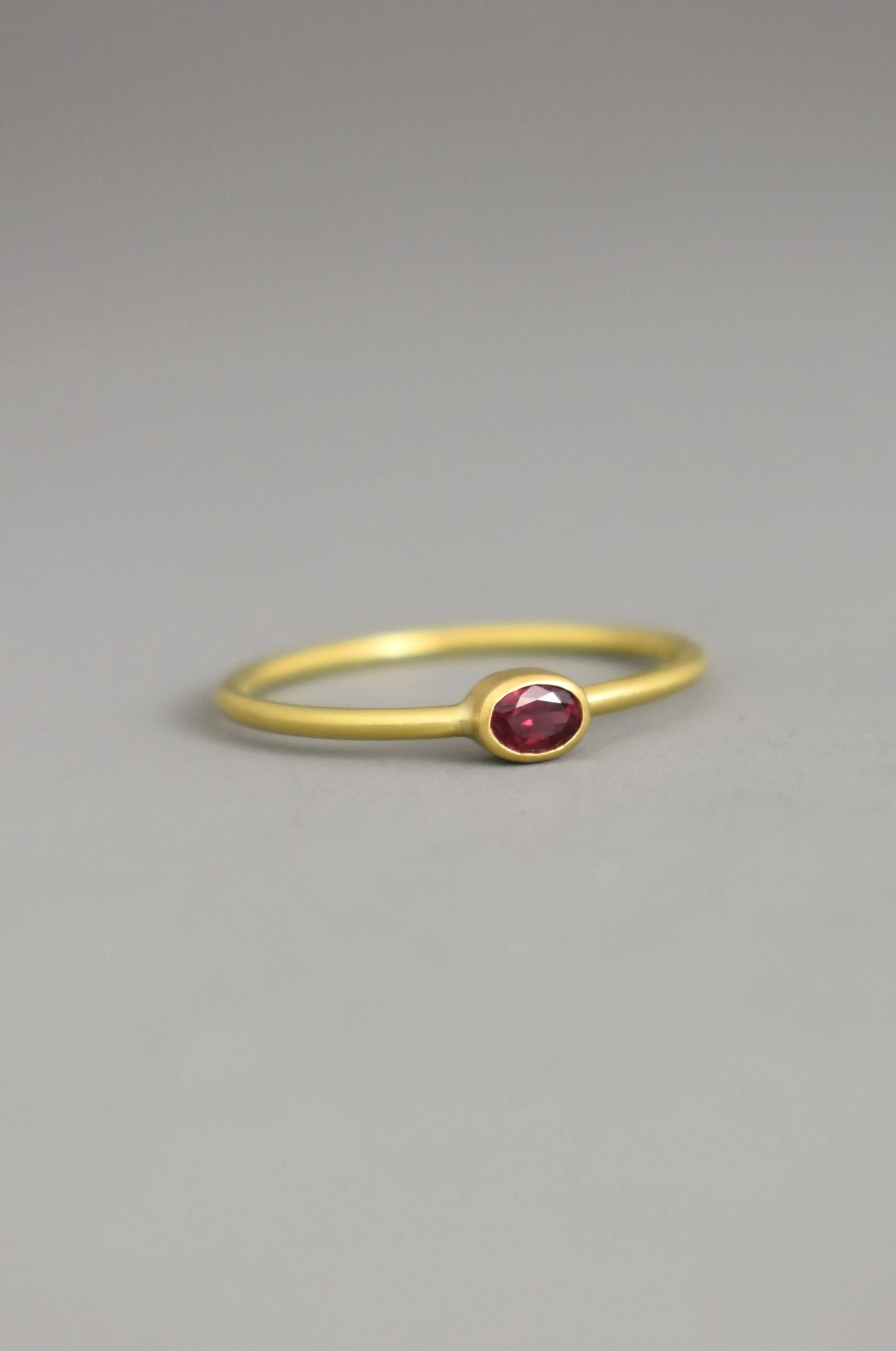 Pomme Ruby Petite Ring, 18k gold