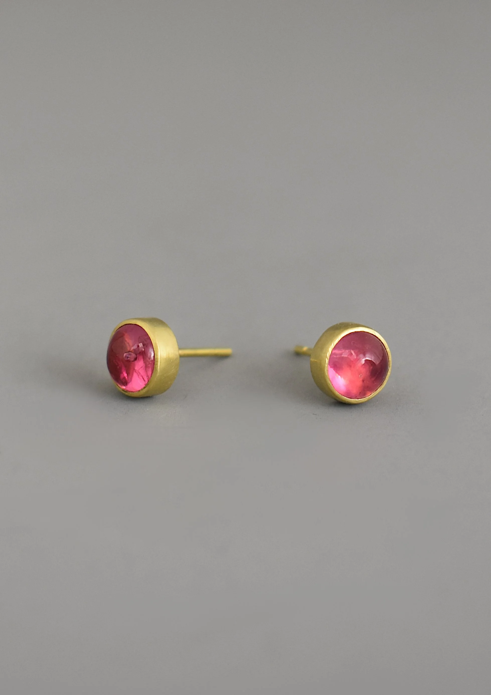 pink studs2.JPG