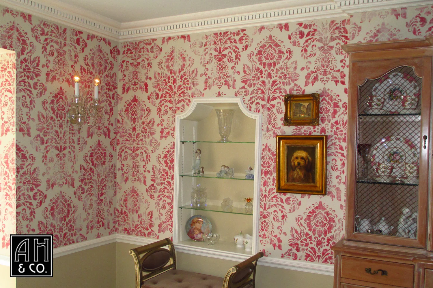 RED & CREAM DISTRESSED DAMASK STENCIL TREATMENT