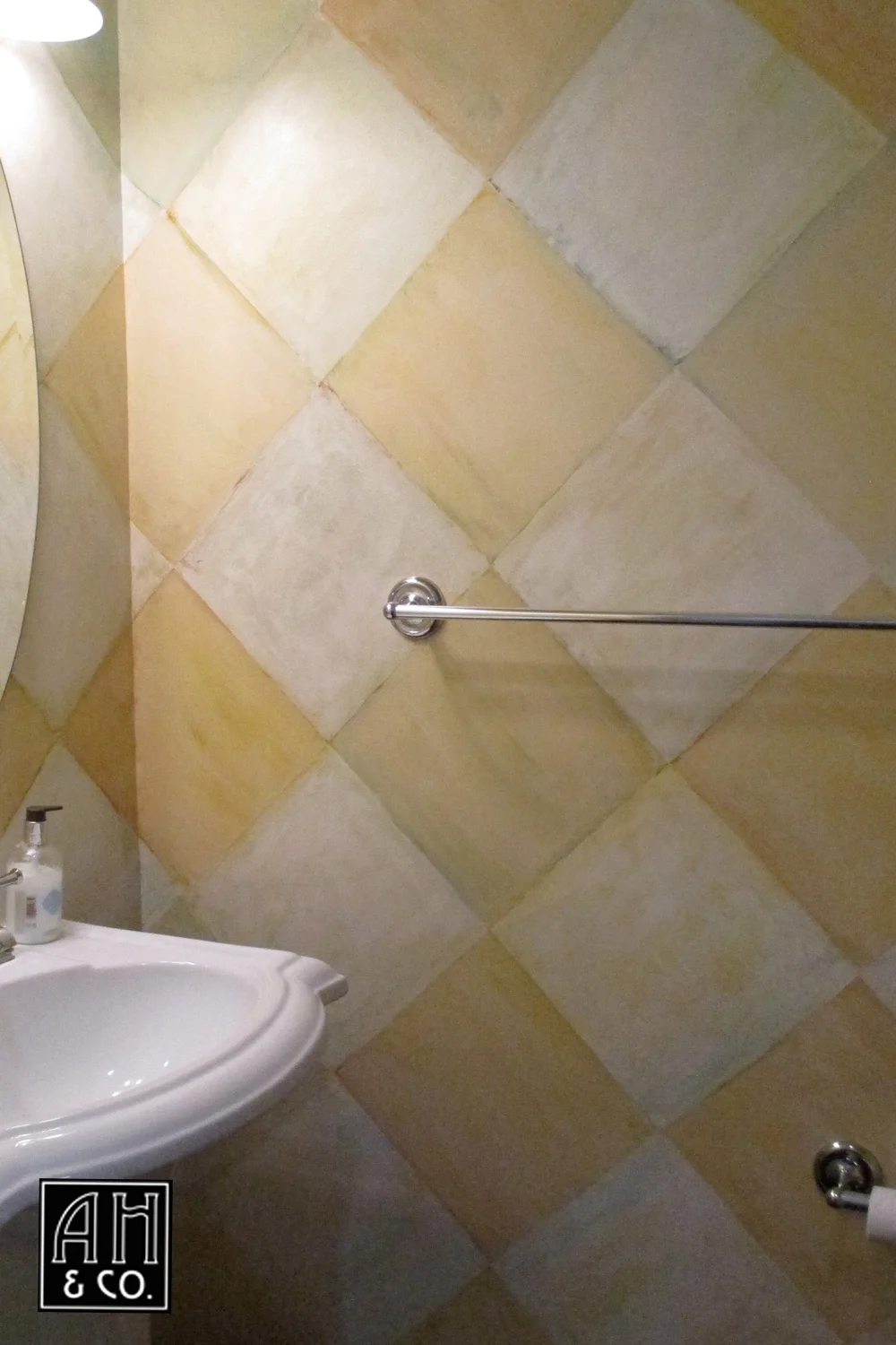 HAND-PAINTED HARLEQUIN PATTERN WALLS