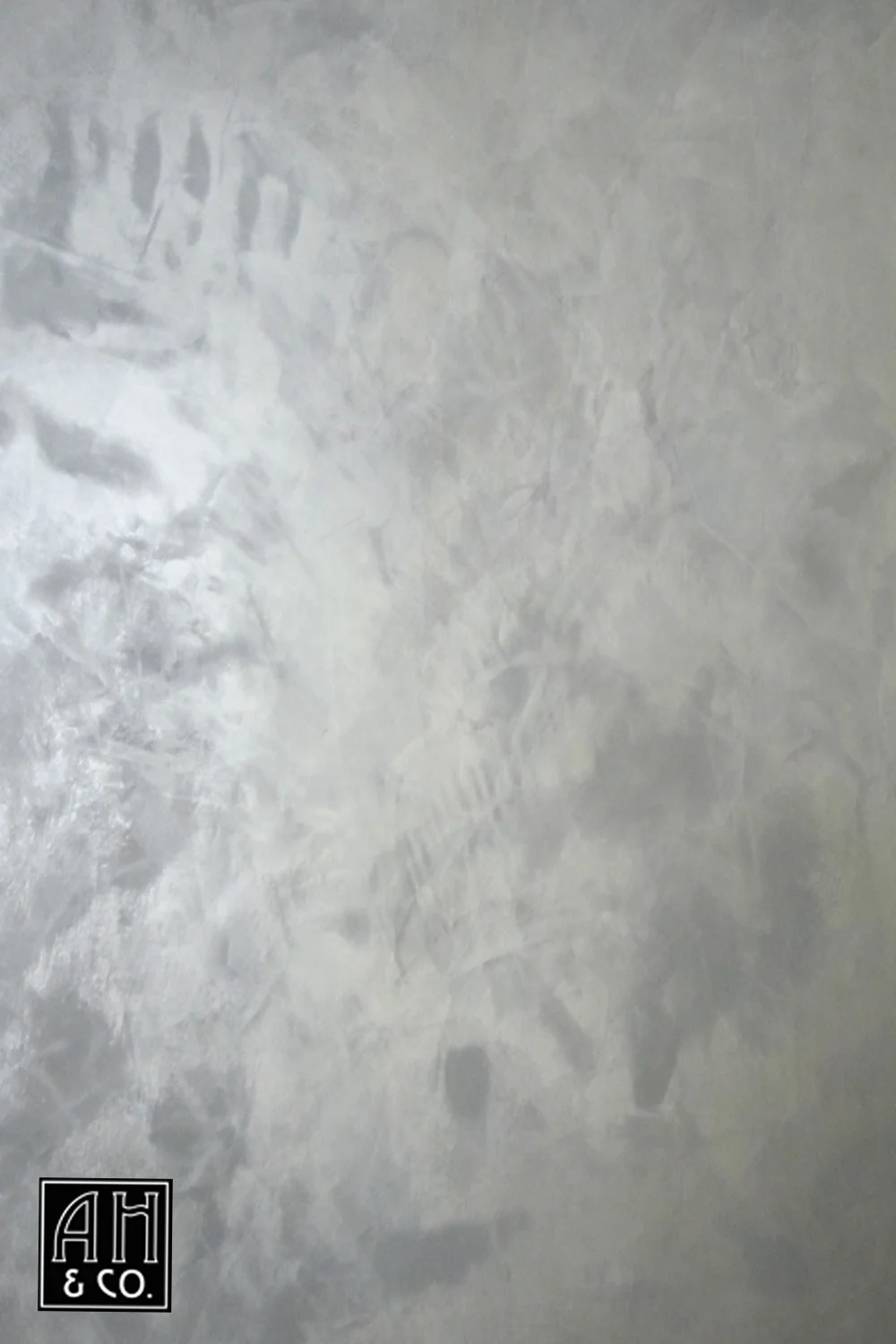 SILVER SHIMMERSTONE WALL TREATMENT