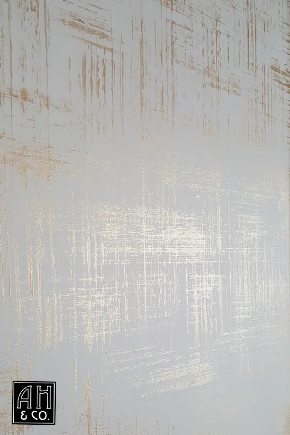 DETAIL: GOLD LINEN