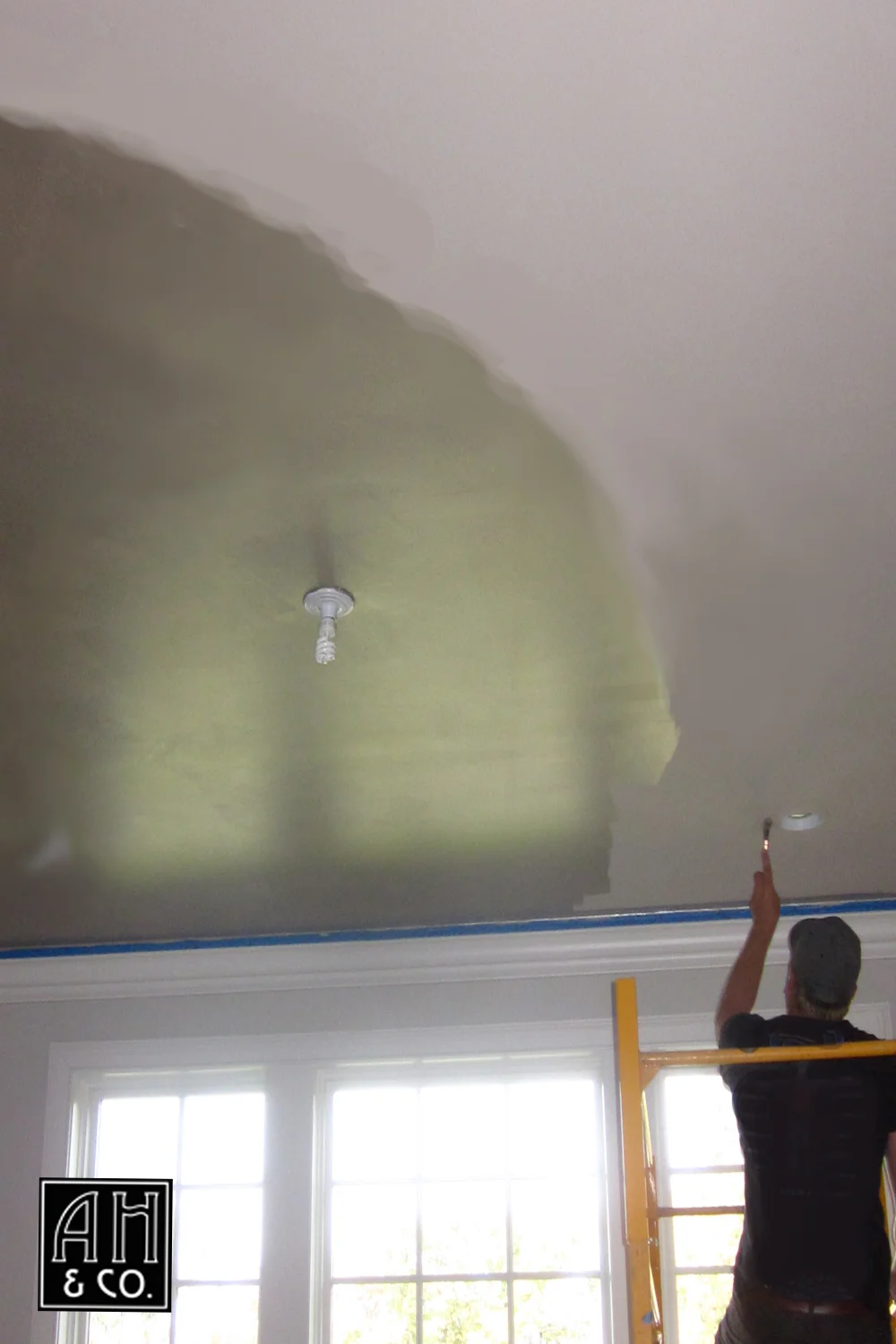 CHAMPAGNE METALLIC CEILING