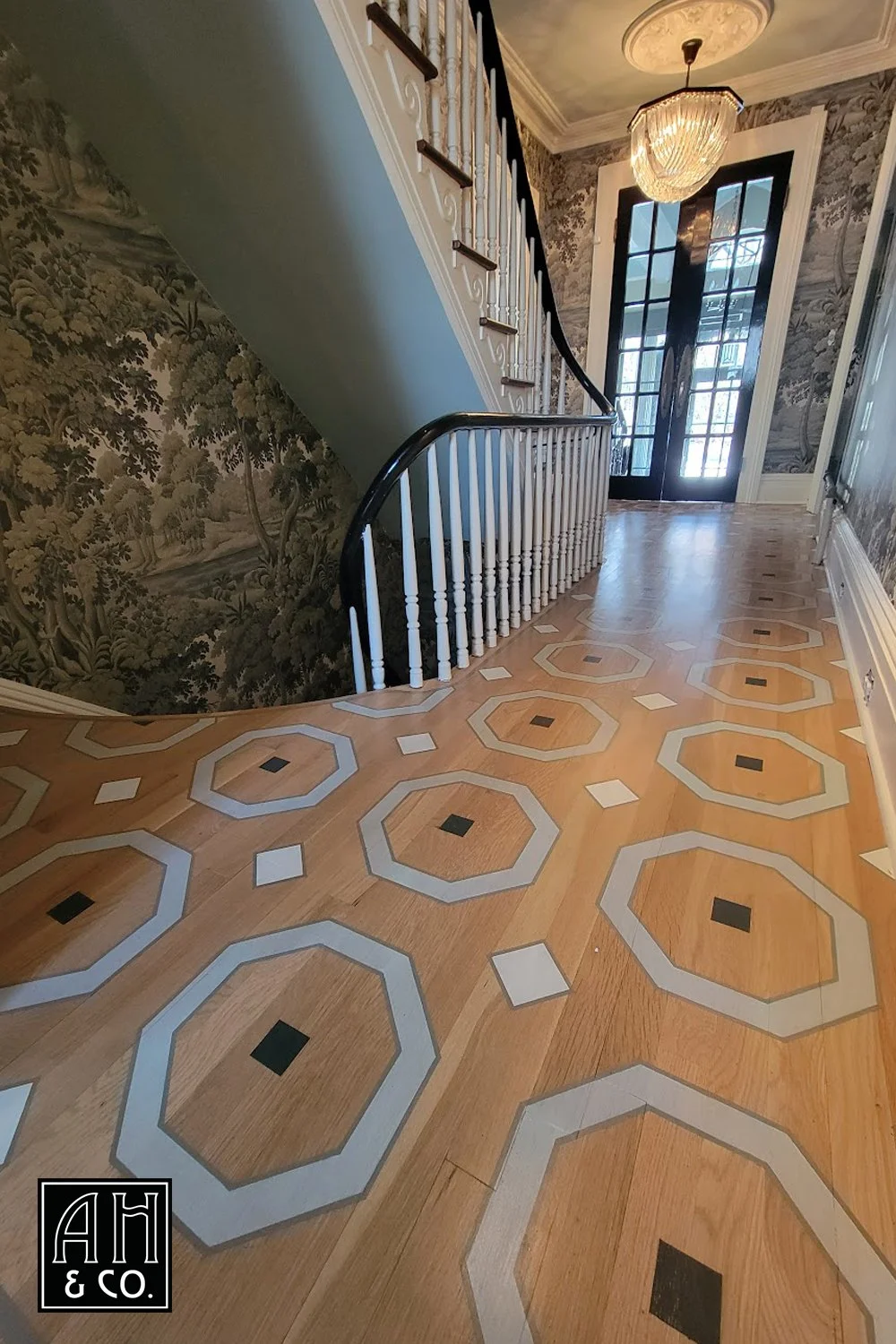 CLASSIC HAND-PAINTED OCTAGON ENTRY HALL FLOOR