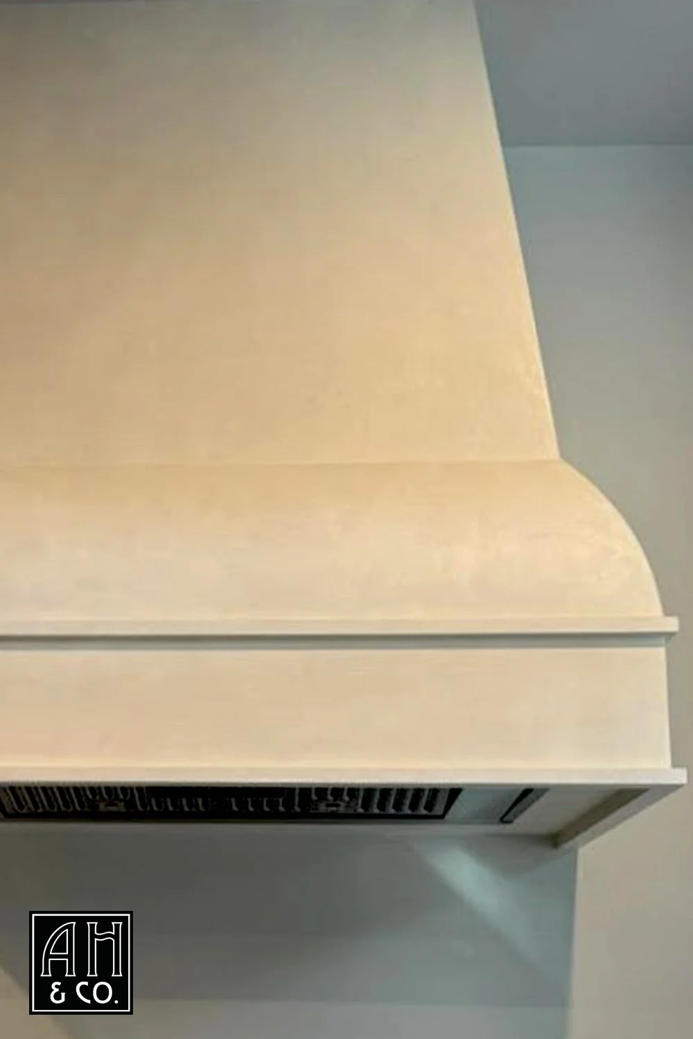 ariana-hoffman-classic-marmarino-venetian-white-cream-plaster-oven-hod-kitchen-european-polished-simple-old-world-patina.jpg