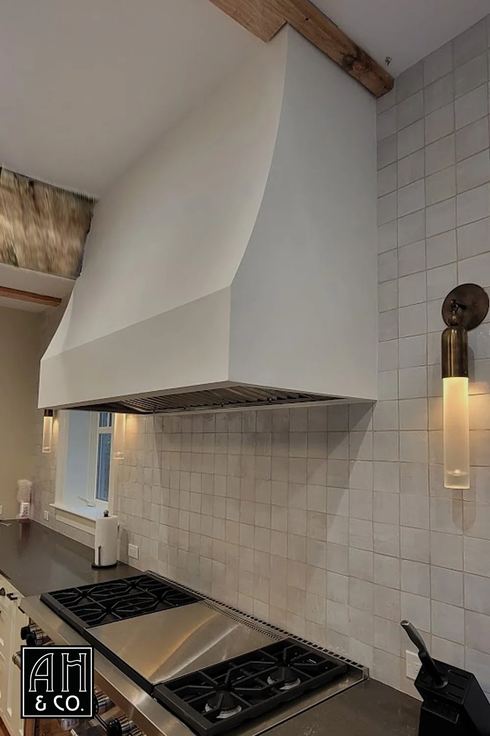 ariana-hoffman-venetian-white-cream-plaster-oven-hod-kitchen-european-polished-simple-old-world-patina.jpg