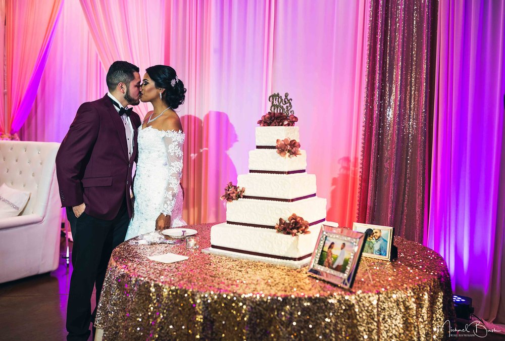 Wedding-Reception-Detials-Fort-Worth-Venue-cake-kiss.jpg