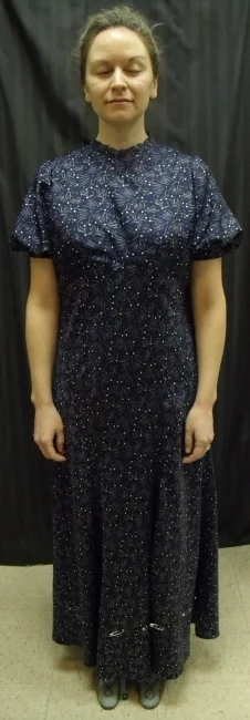 Fabric fitting front view. 