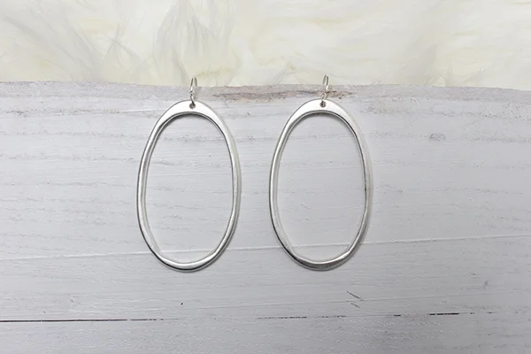 OvalHoopsSilver_600.jpg