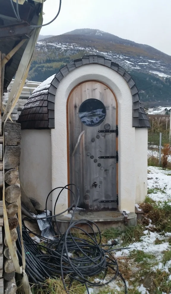 A version of an Ecopassion mobile home that is currently on the market. Funnily enough, most of the orders have been made by local hotels and are utilized as sauna houses.