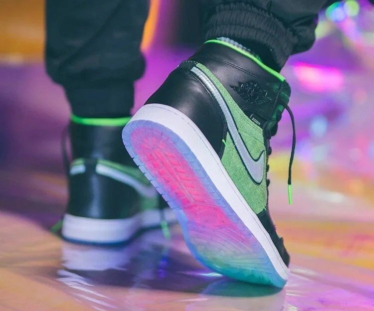 Air-Jordan-1-High-Zoom-Black-Green-CK6637-002-Release-Date-On-Feet-6.jpg