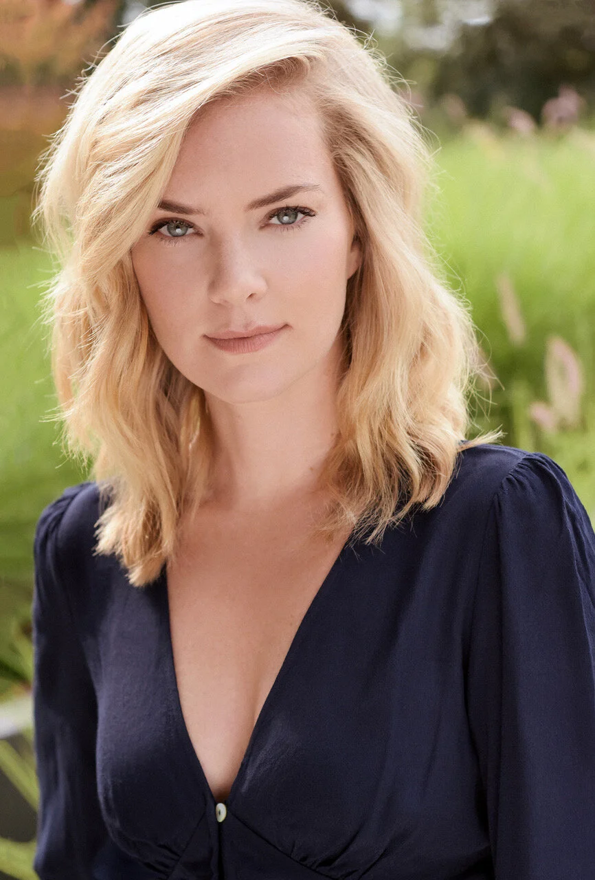 Cindy Busby Wallpaper
