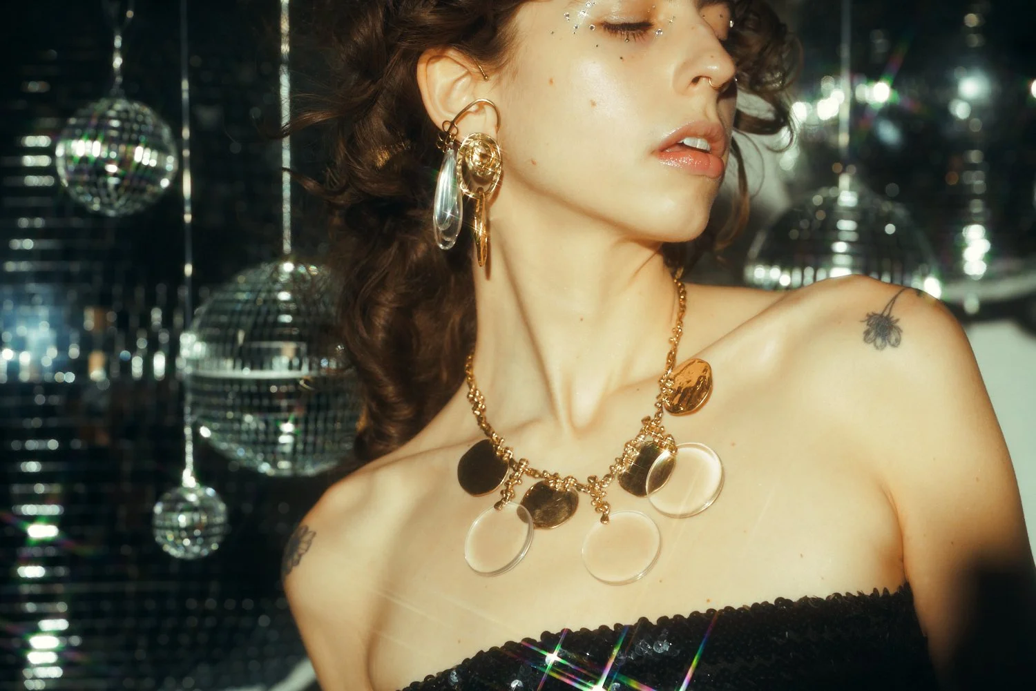 CASTLECLIFF2_09-12-22_A_3740_JEWELRY DISCO SPARKLE.JPG