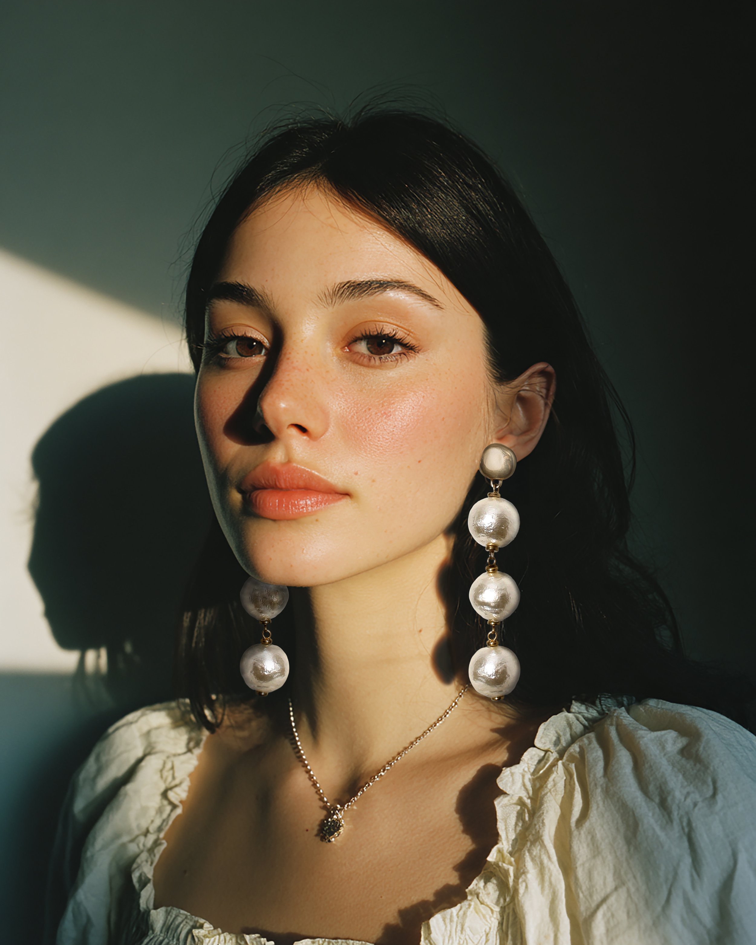 CASTLECLIFF PEARLA ON MODEL.jpg