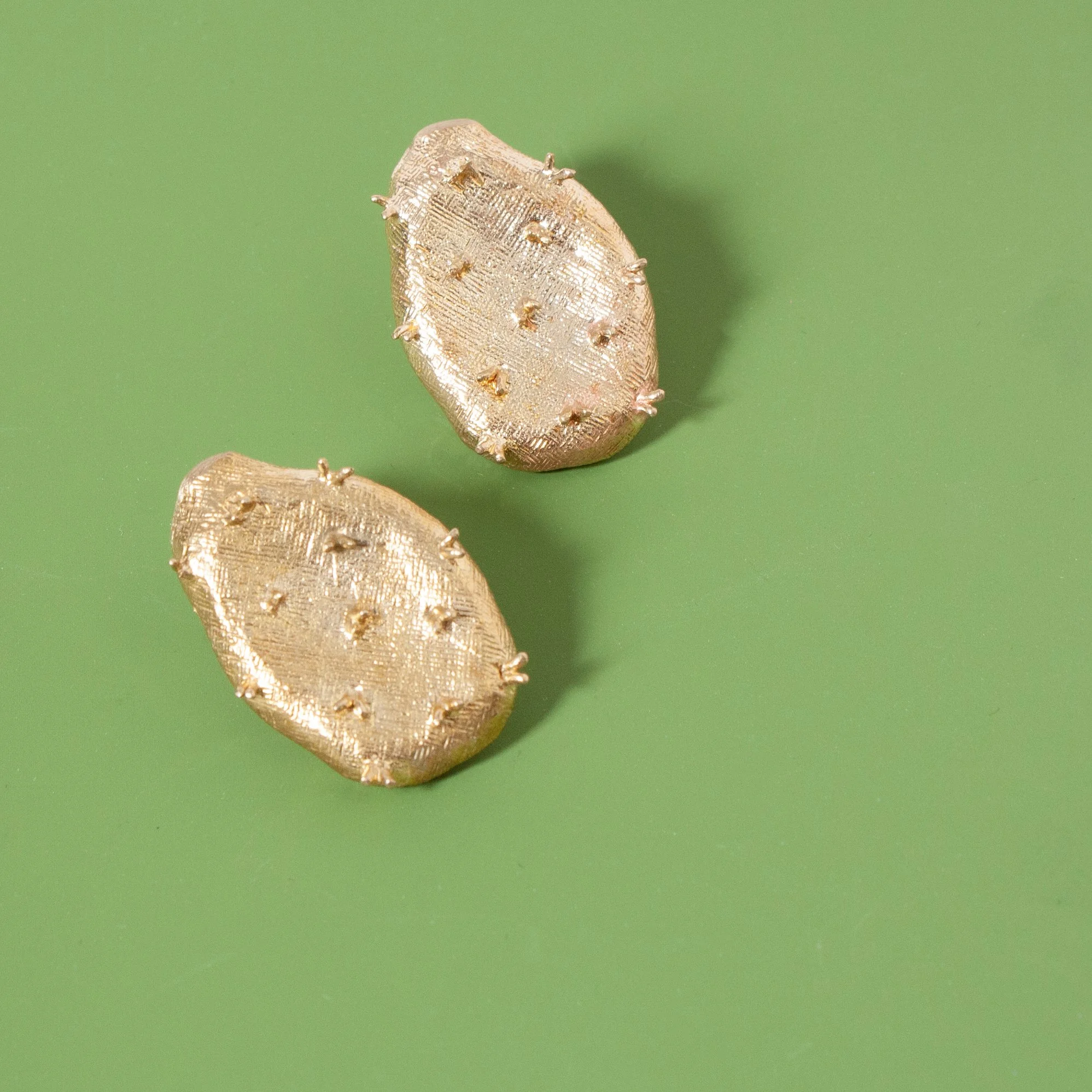 E09701M_CACTUS EARRING_BRASS3.jpg