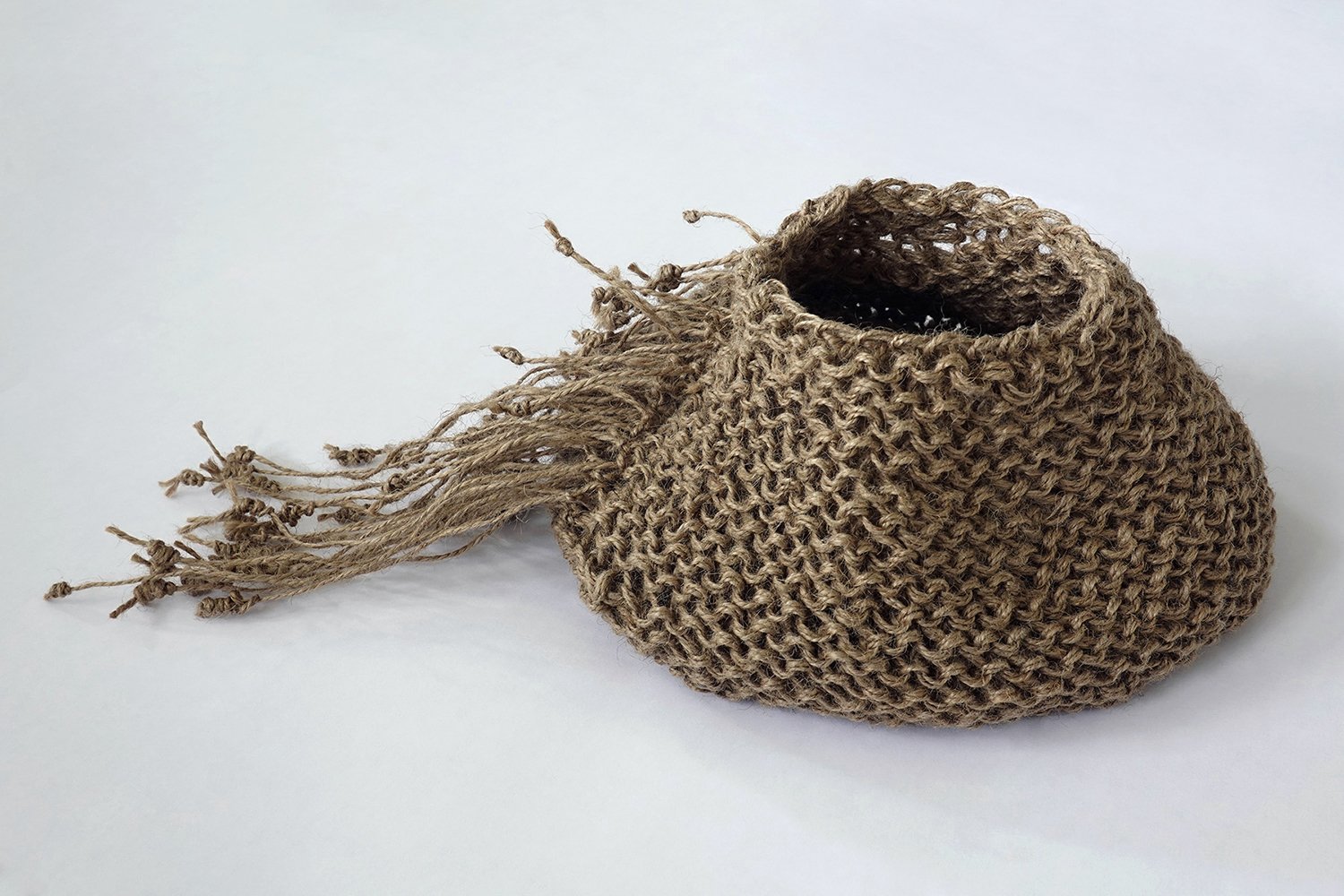 Heaving Line Vessel
Natural Jute
Hand-knitted
5” x 10” x 8.5”