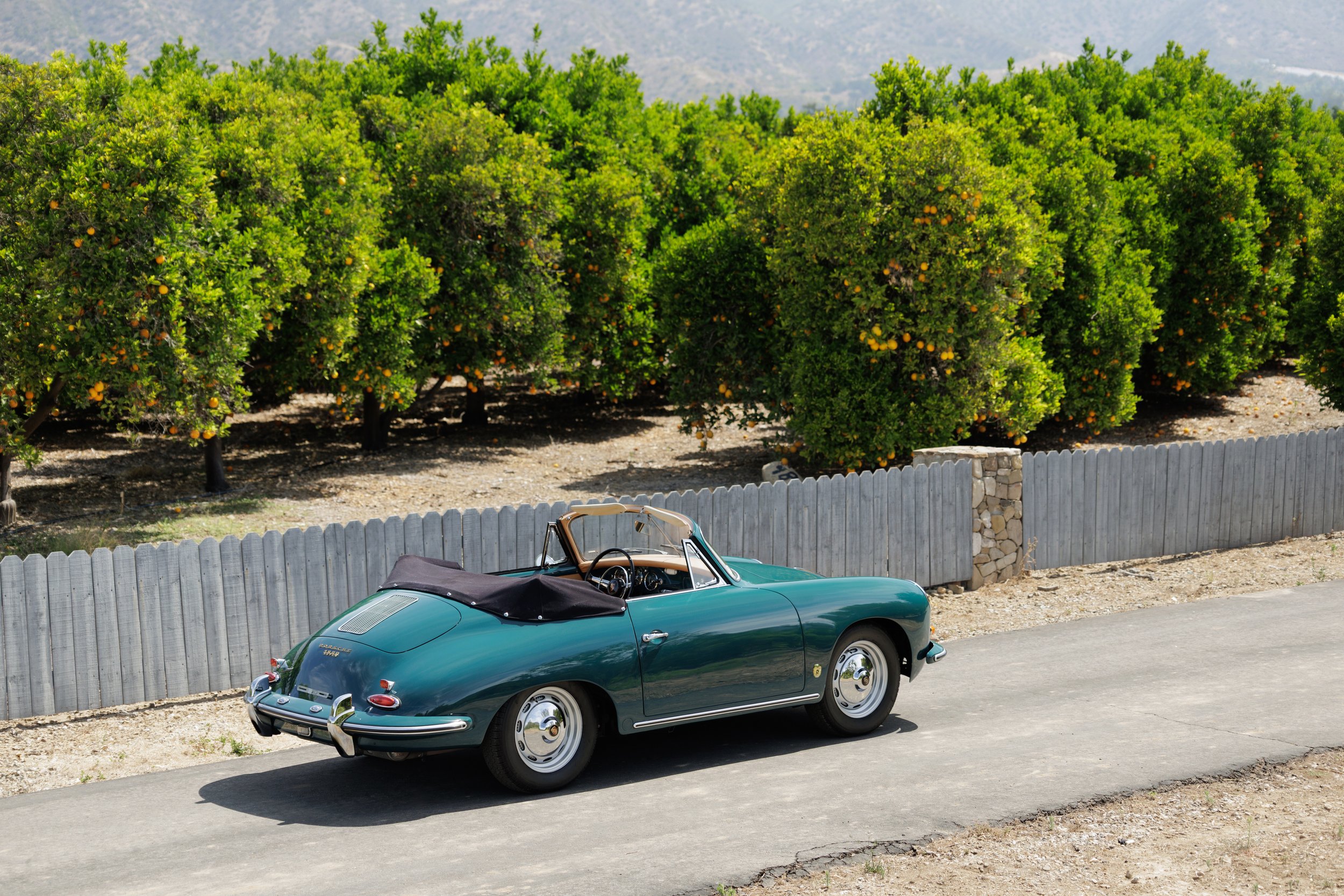 1961_Porsche_356B_Cab_1.jpg