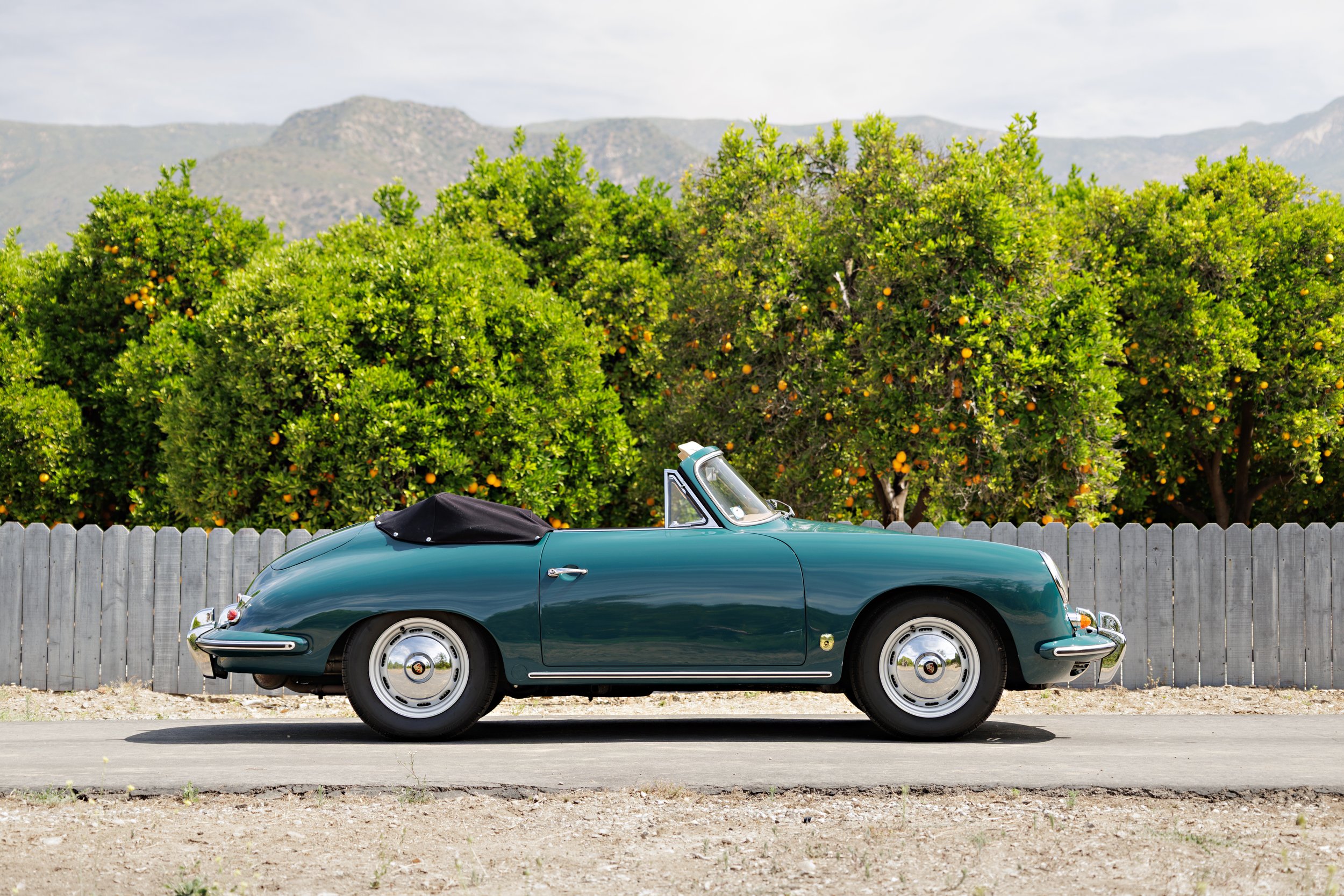 1961_Porsche_356B_Cab_3.jpg