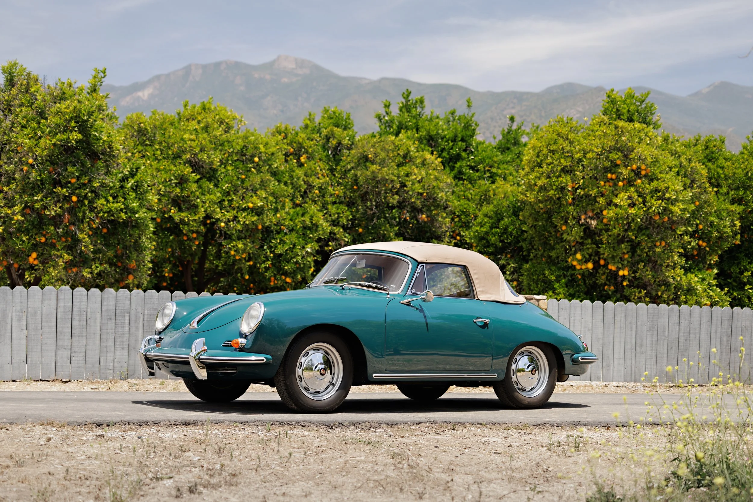 1961_Porsche_356B_Cab_4.jpg