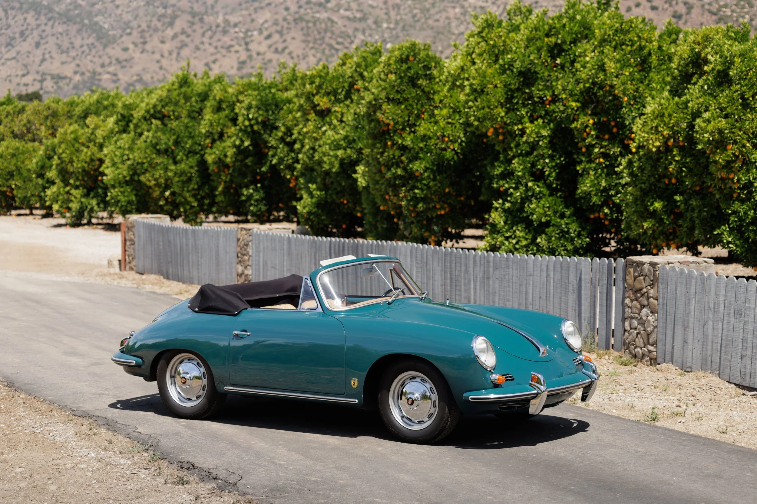 1961_Porsche_356B_Cab_6.jpg