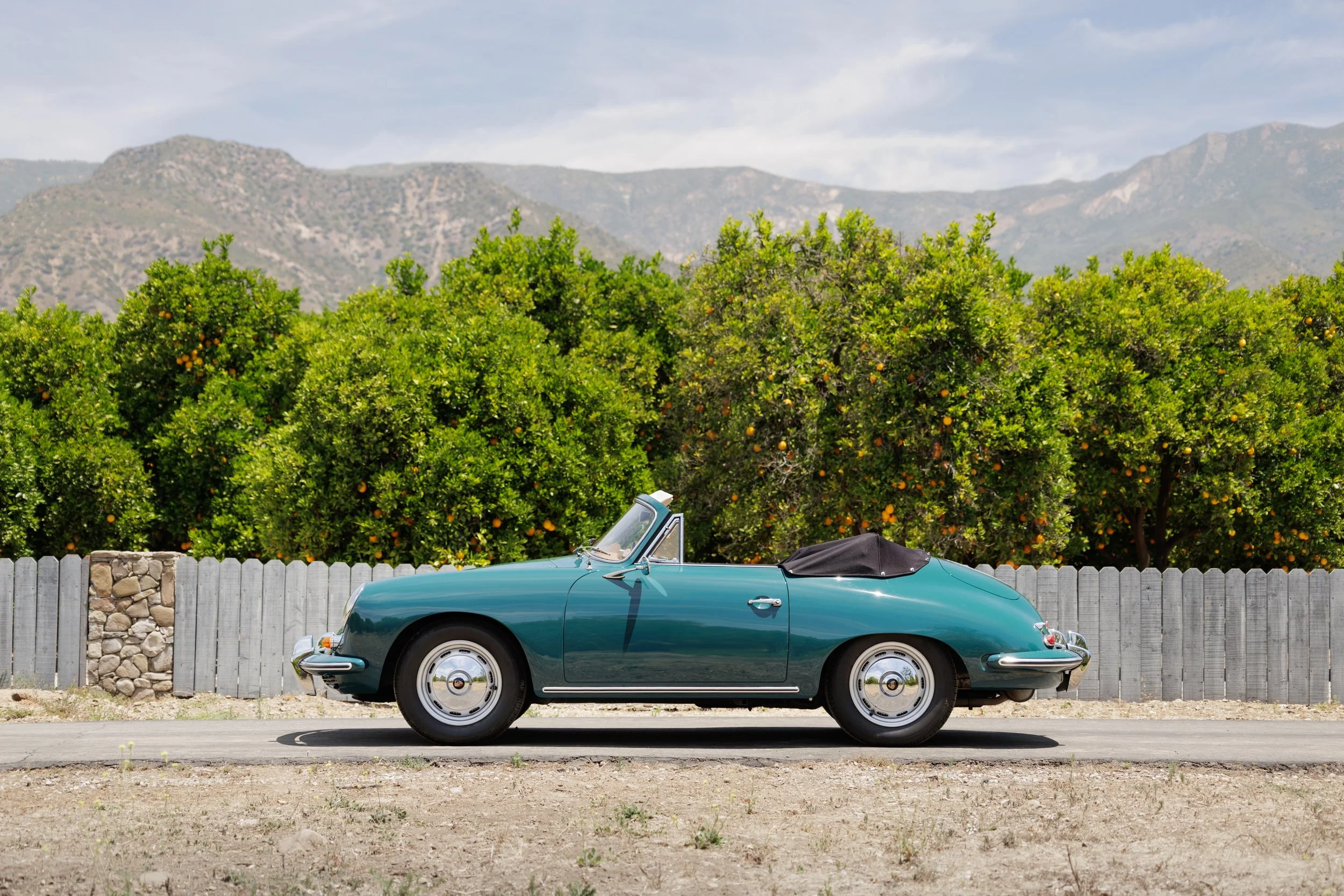 1961_Porsche_356B_Cab_7.jpg