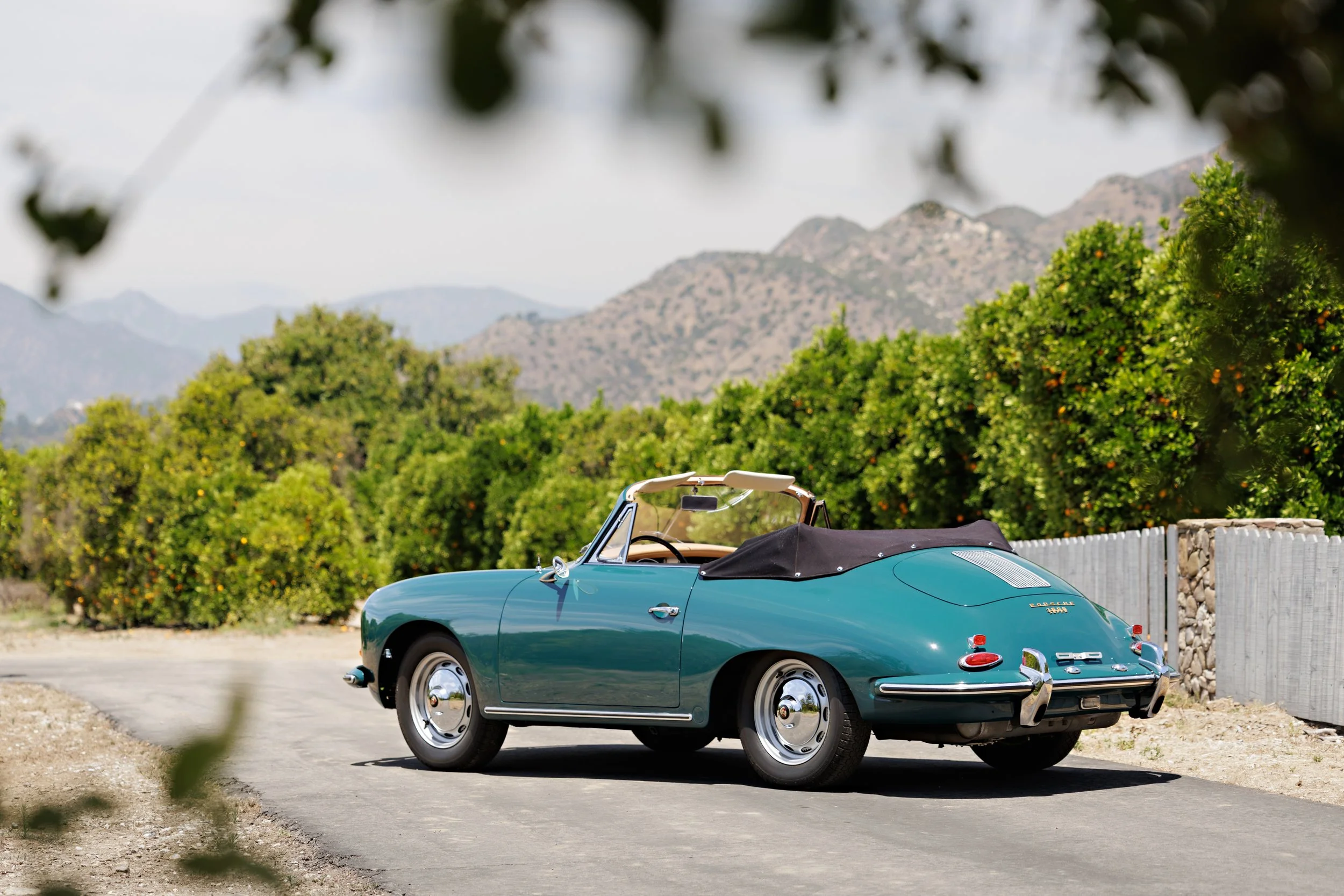 1961_Porsche_356B_Cab_9.jpg