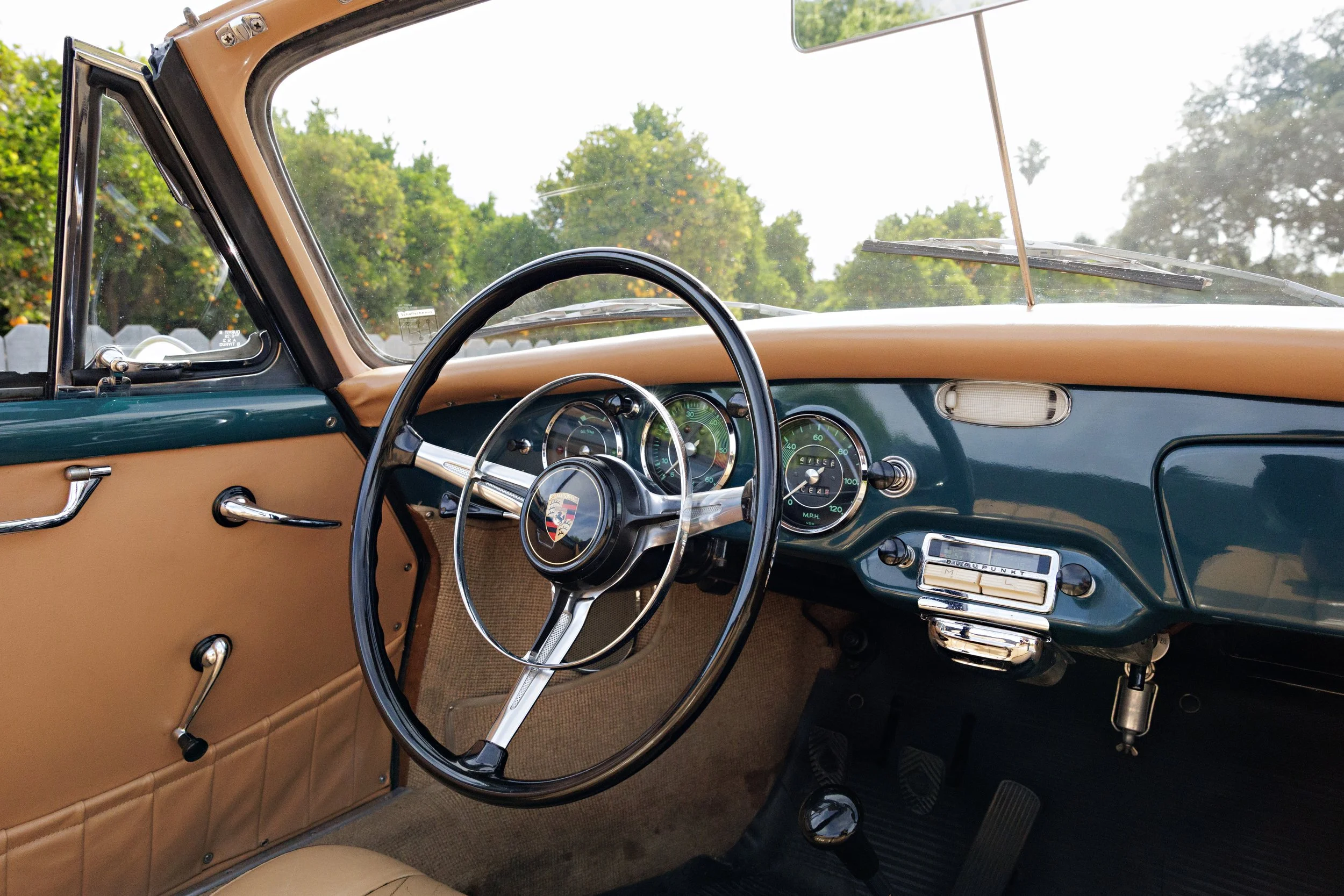 1961_Porsche_356B_Cab_14.jpg