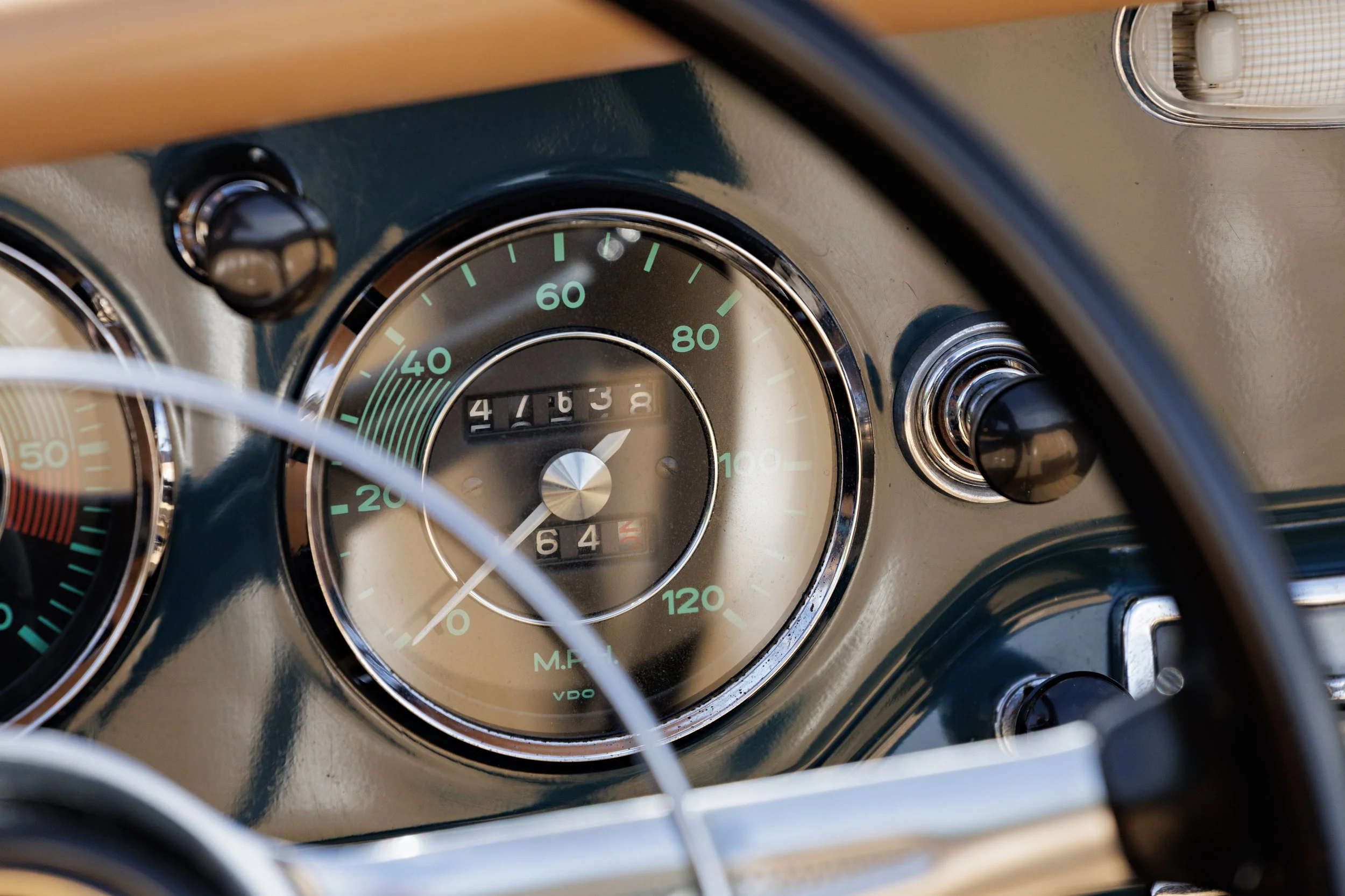 1961_Porsche_356B_Cab_15.jpg