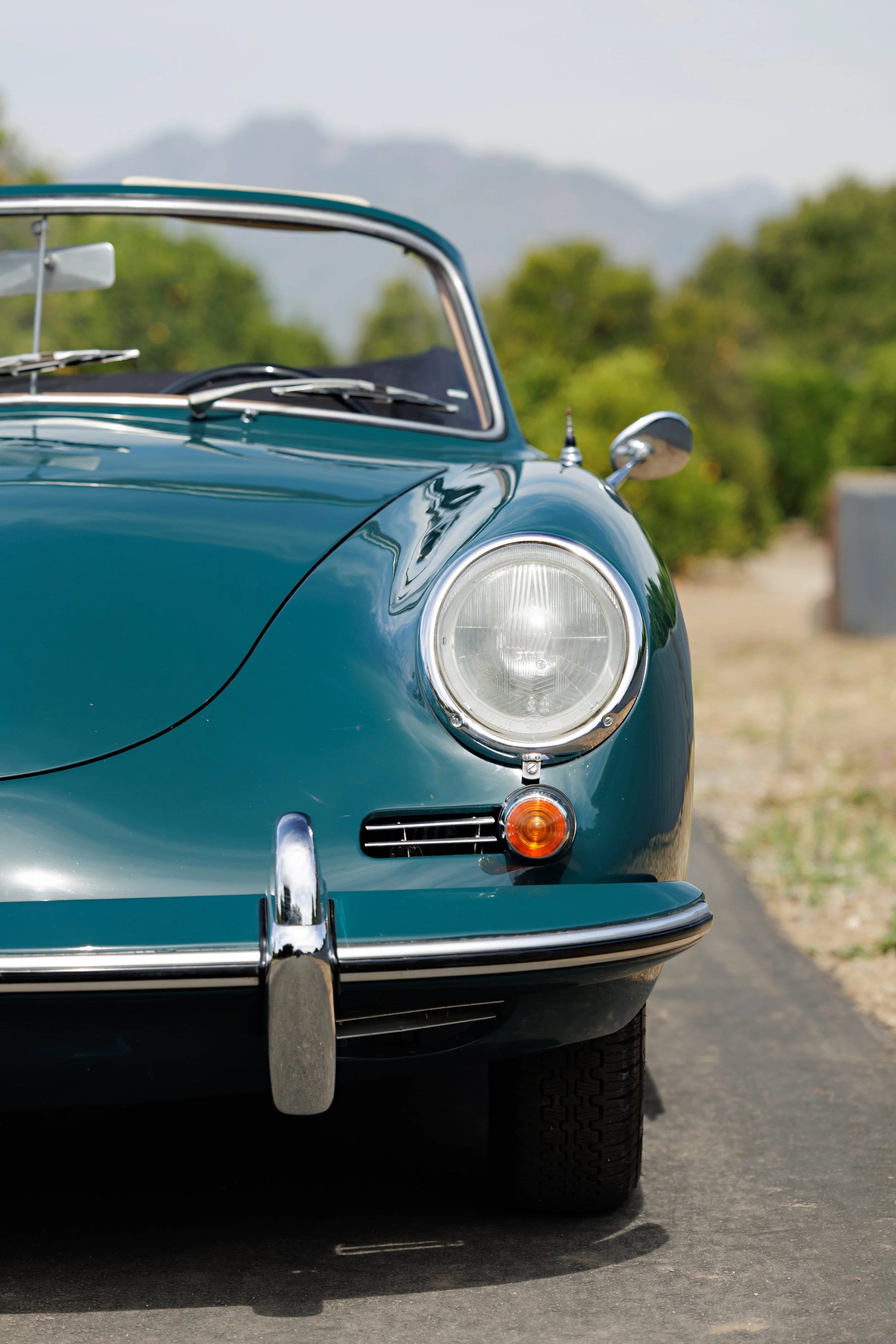 1961_Porsche_356B_Cab_31.jpg
