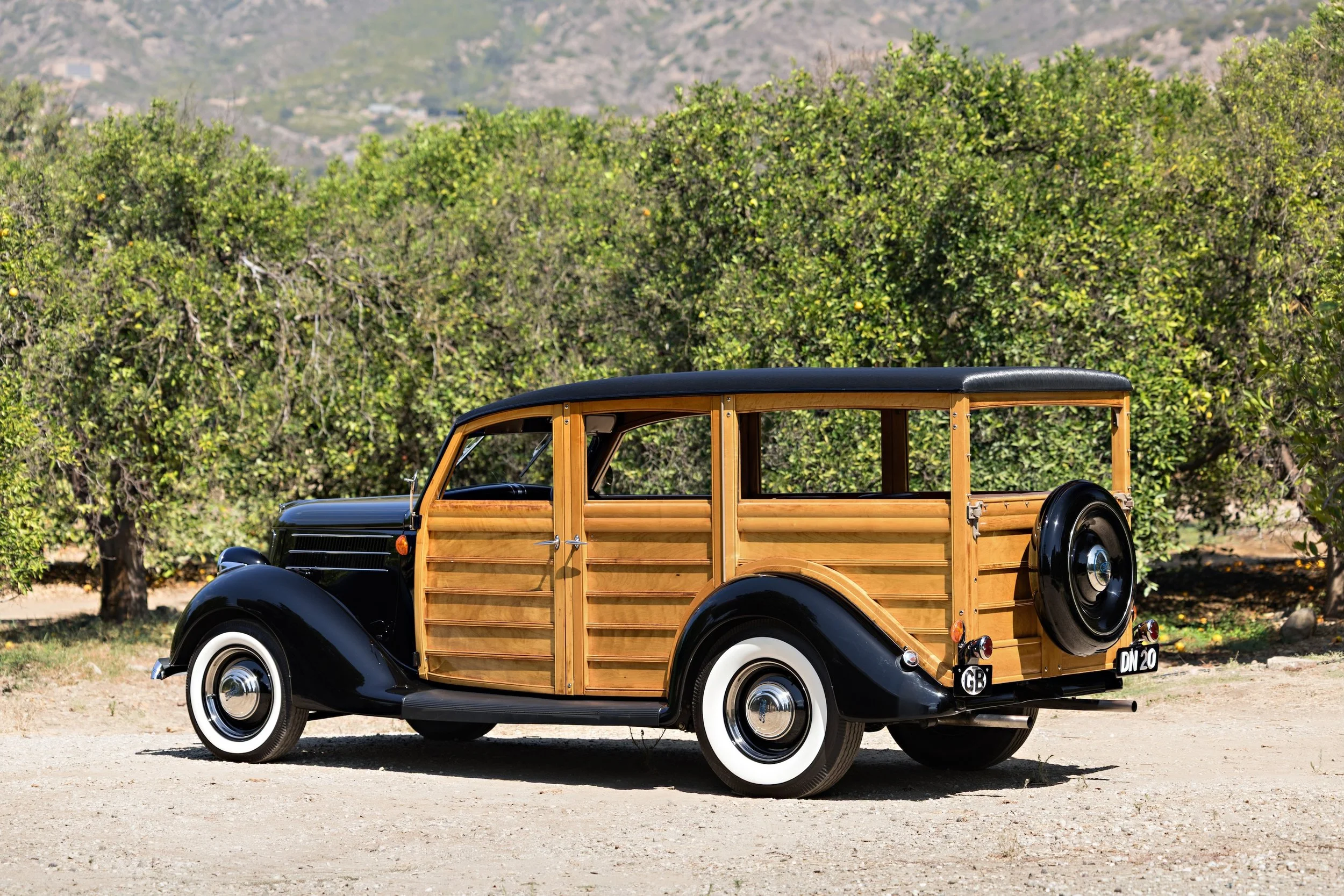1936_Ford_Woody_2.jpg