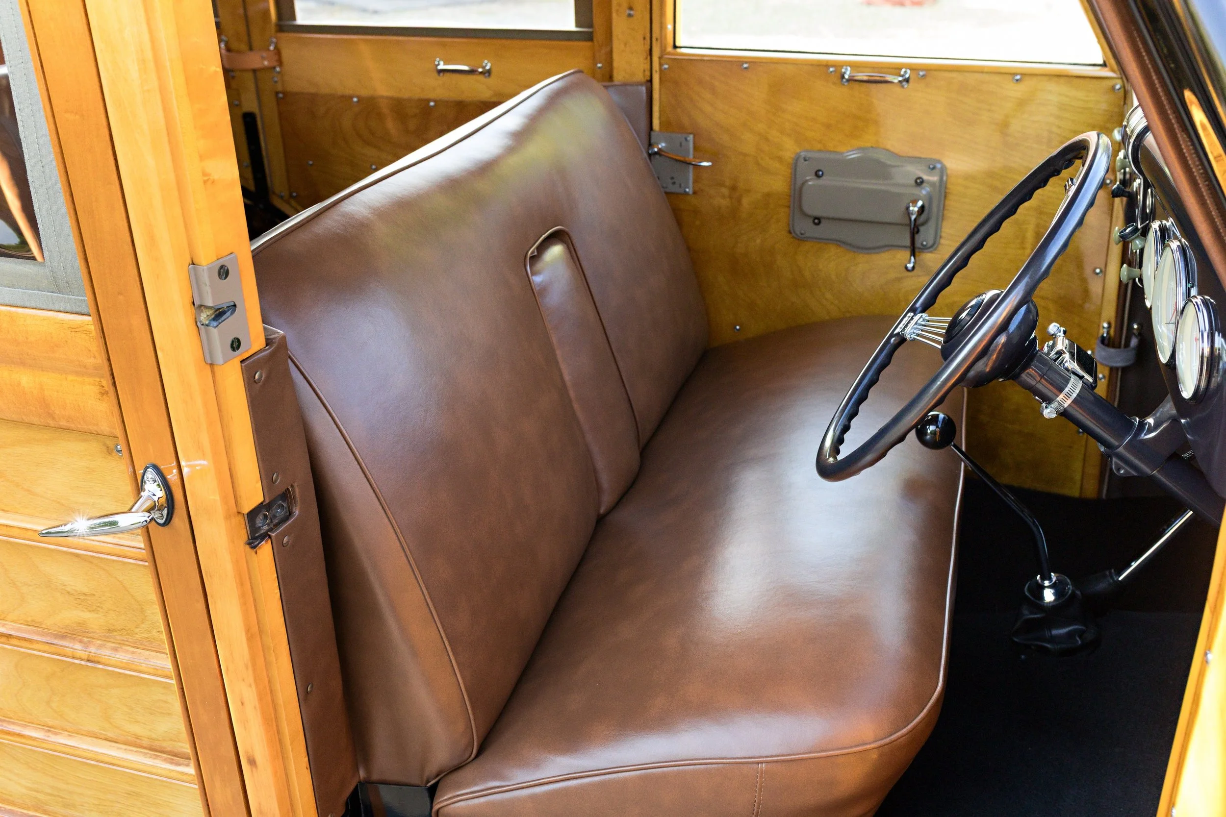 1936_Ford_Woody_10.jpg