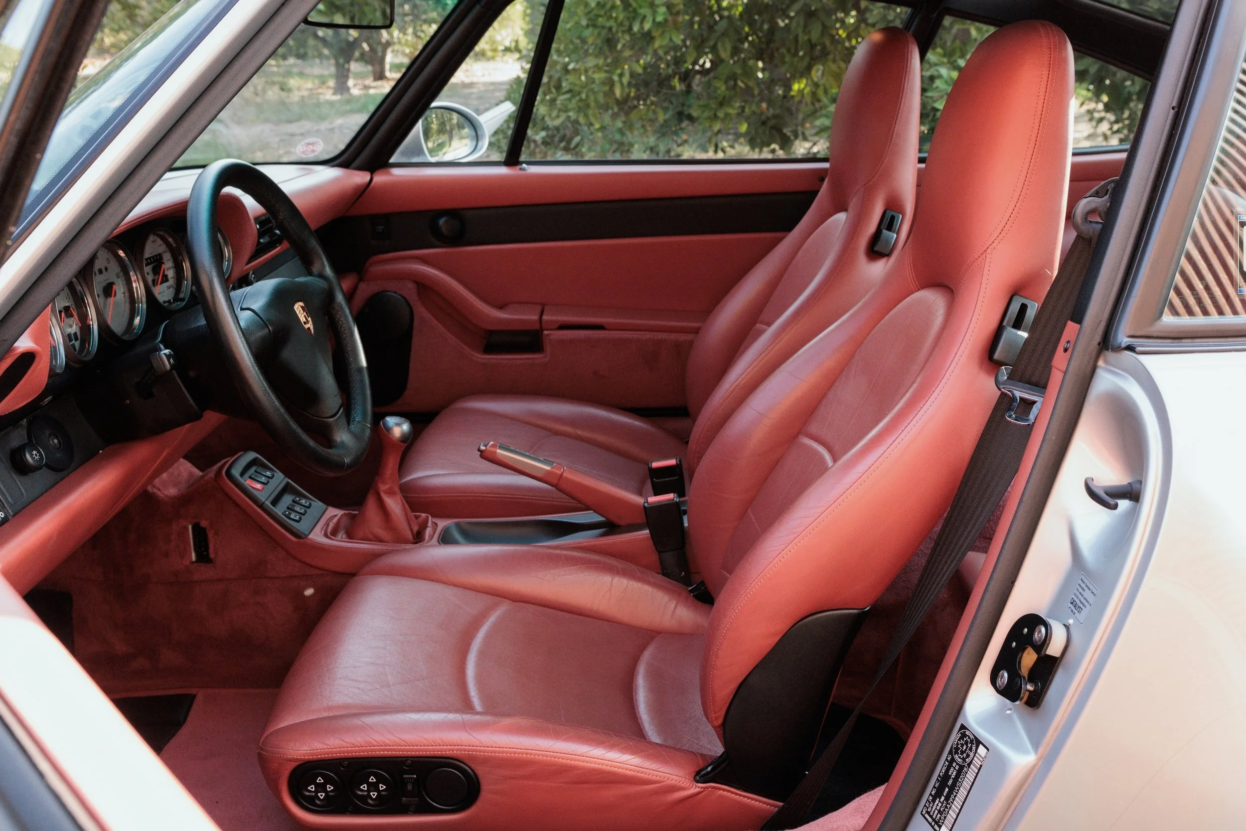 1998 Porsche 993 C2S_16.jpg