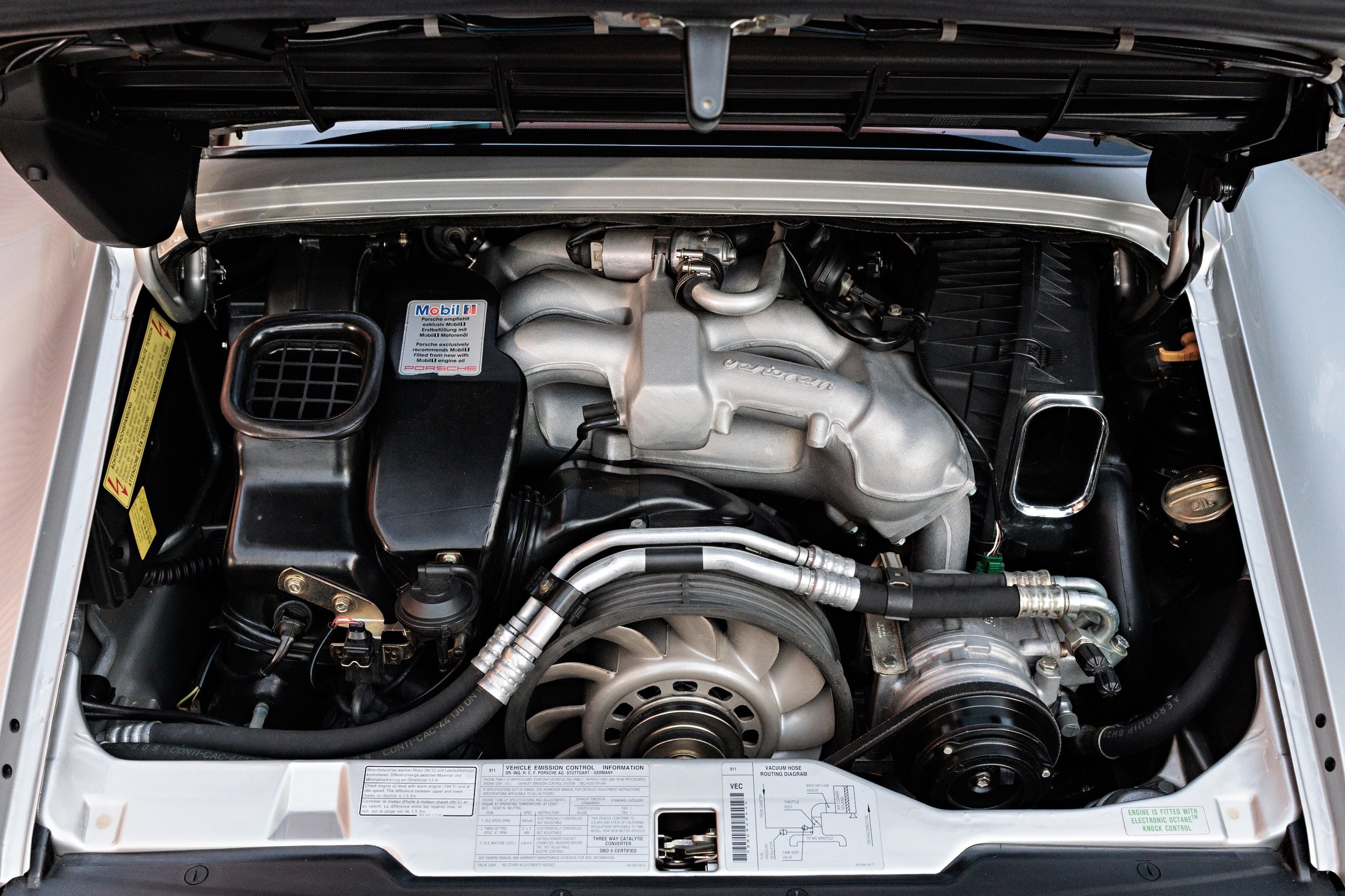 1998 Porsche 993 C2S_20.jpg