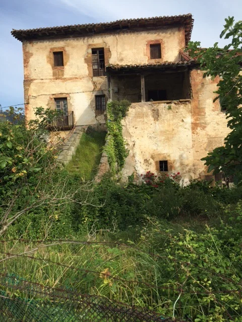  Who lived here?
