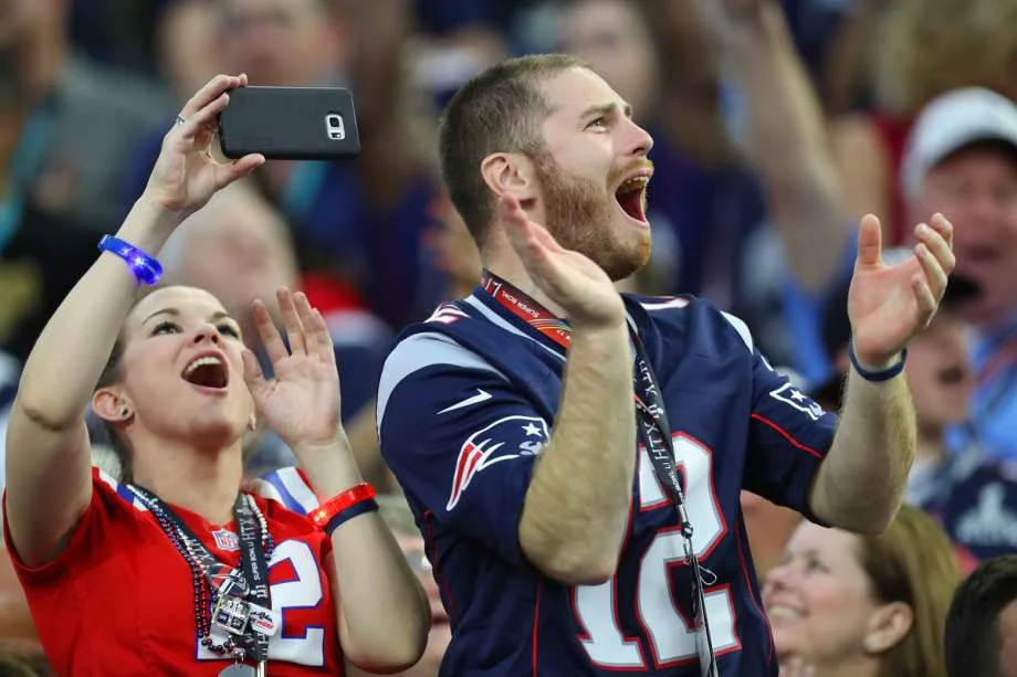 patriots fans.jpeg