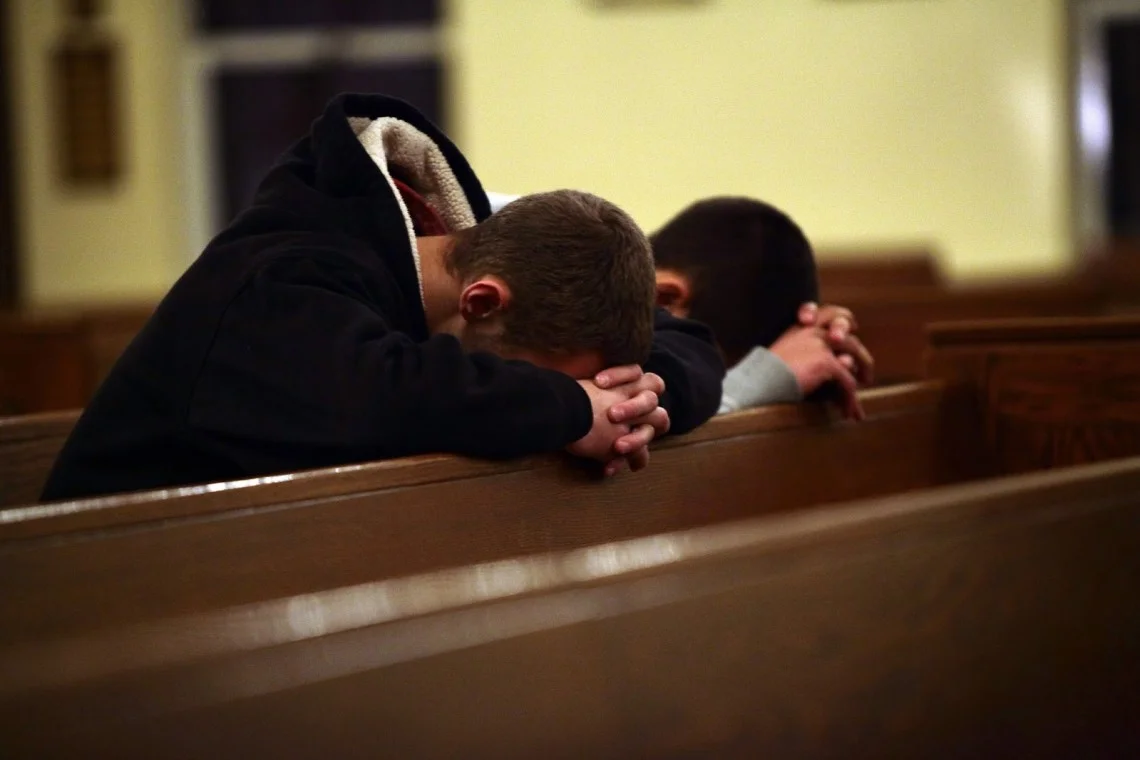 Young-Men-in-Prayer-1140x760.jpg