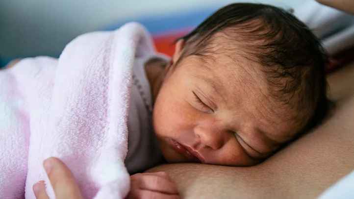 Baby-Month-1-Your-Newborn-Guide-722x406.jpg