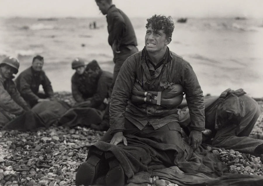 american-soldiers-recover-the-dead.jpg