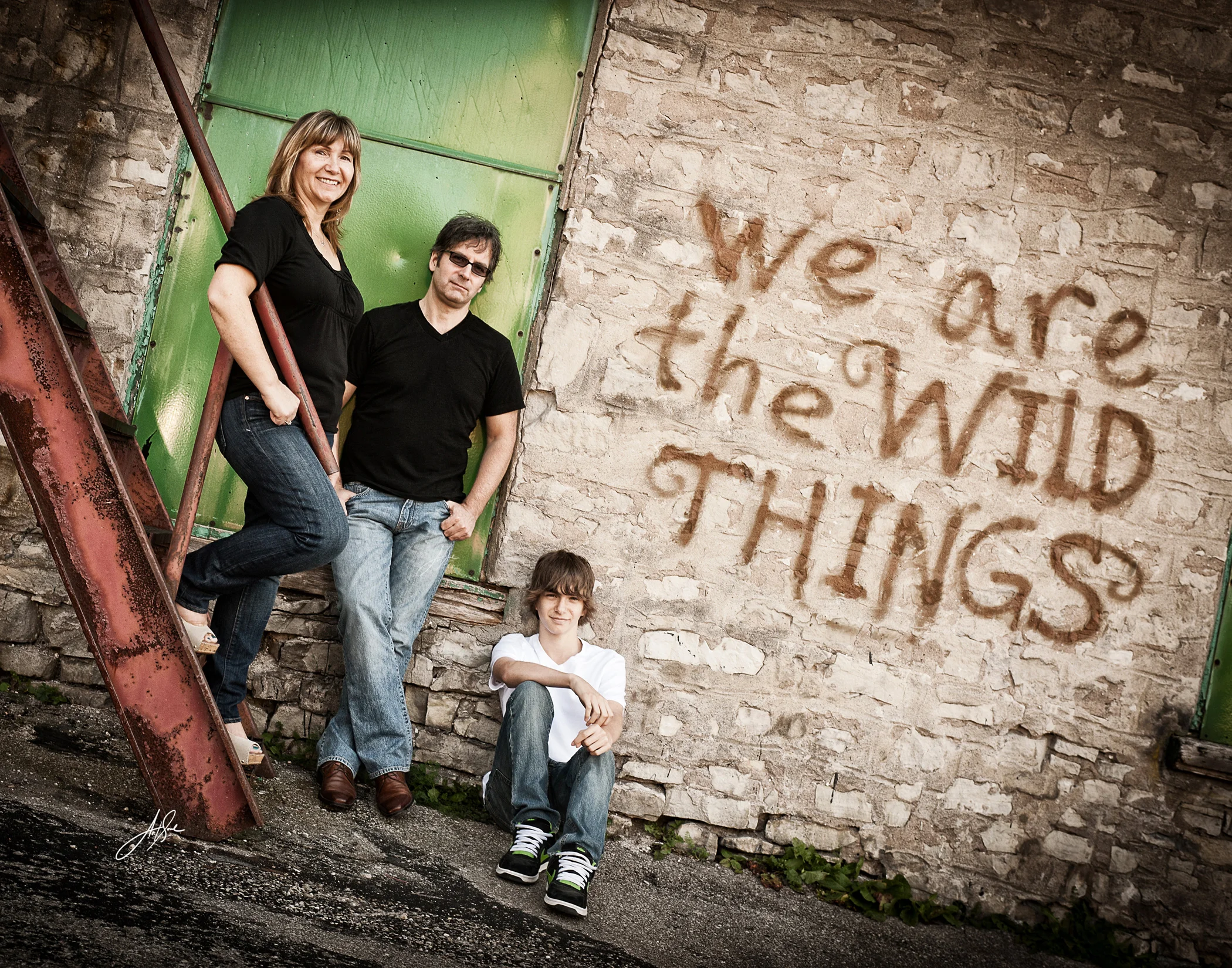 Alternative-Family-Portrait-with-Graffiti.jpg