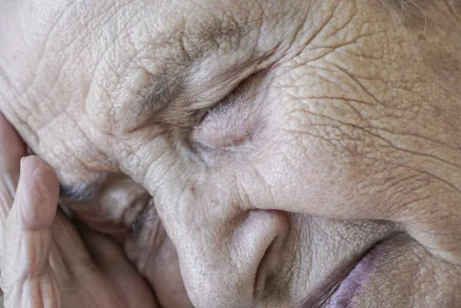 old+woman+asleep.jpg