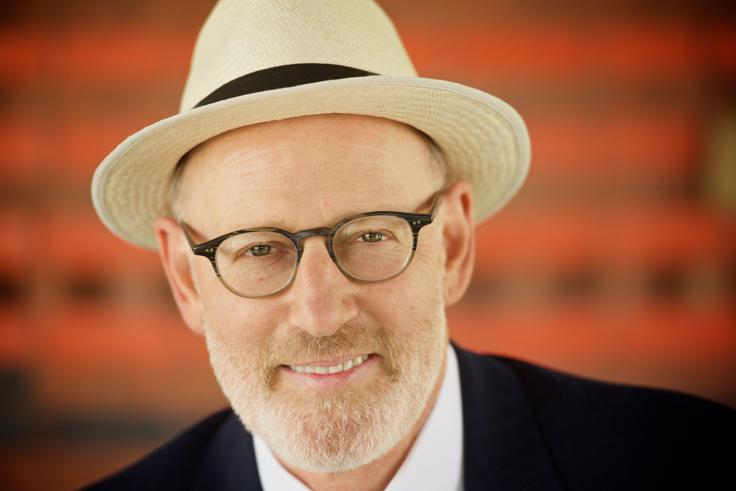 Author headshot of Leonard Felson