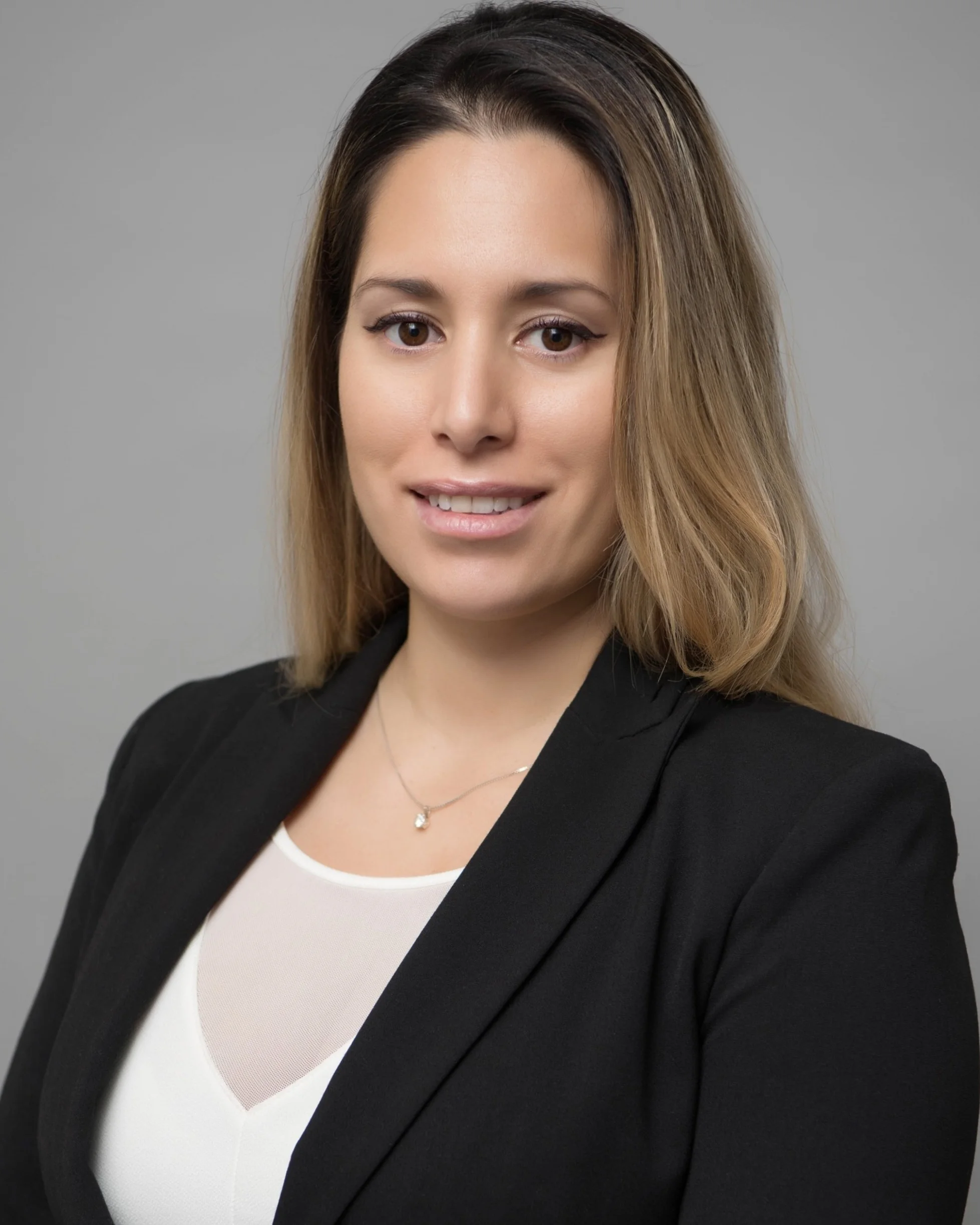 Talia Khanania President, CEO "While working at a north Toronto retirement residence, where I moved hundreds of seniors, I realized there was a need to make move transitions as stress-free and easy as possible. This is why I started Elder Care Transitions."