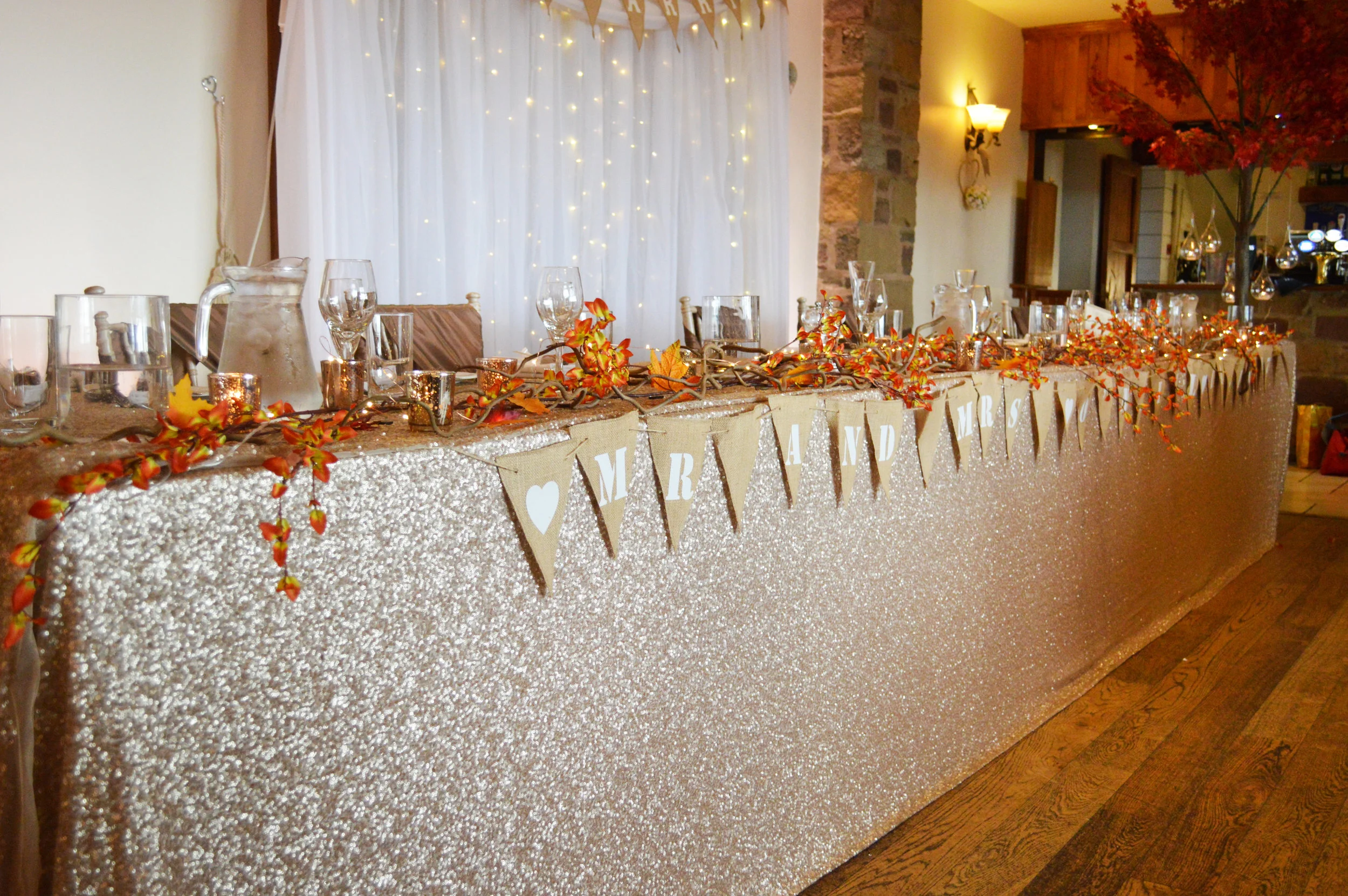Top table sequin cloth with decoration