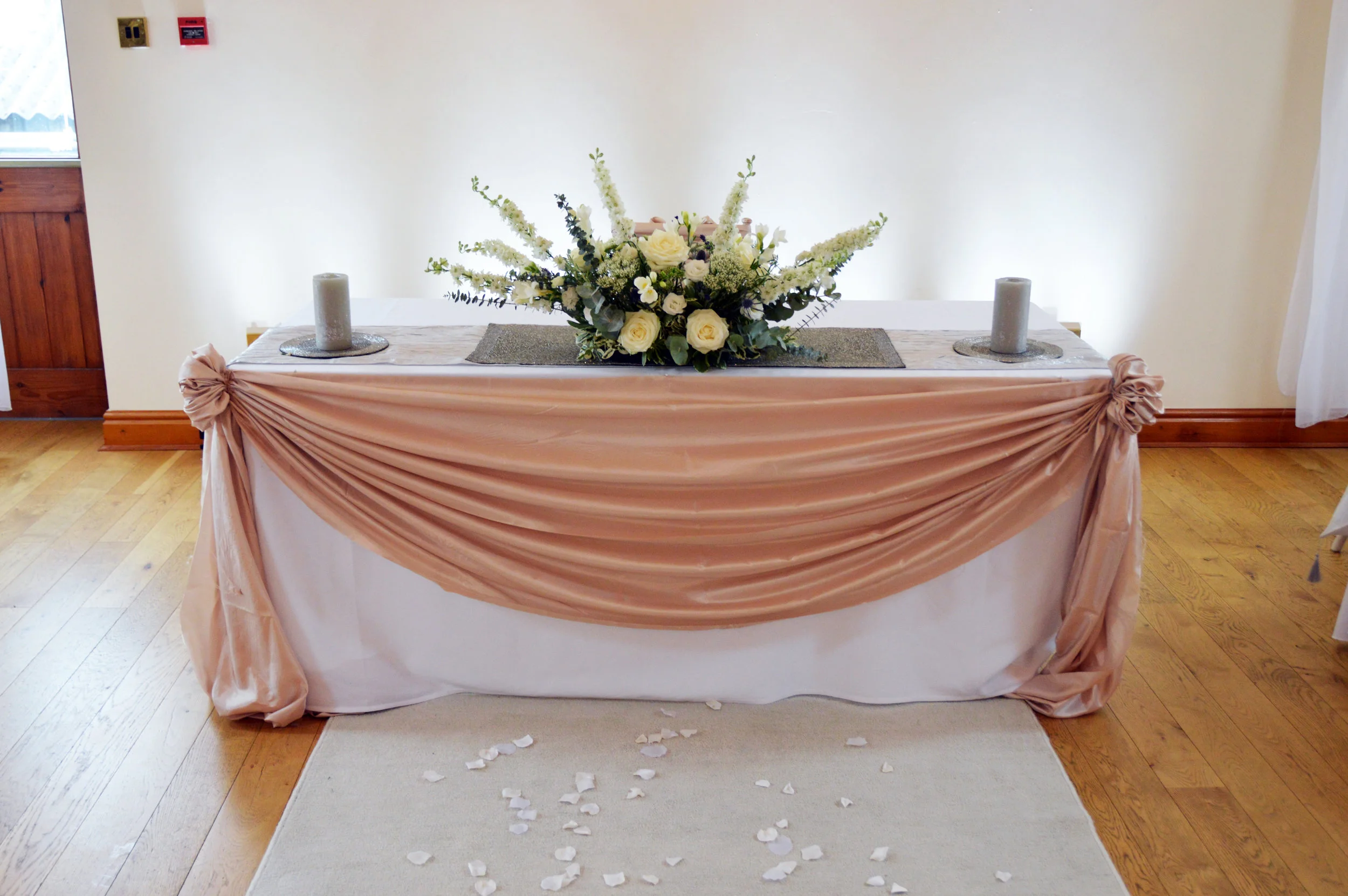 Registar table drape